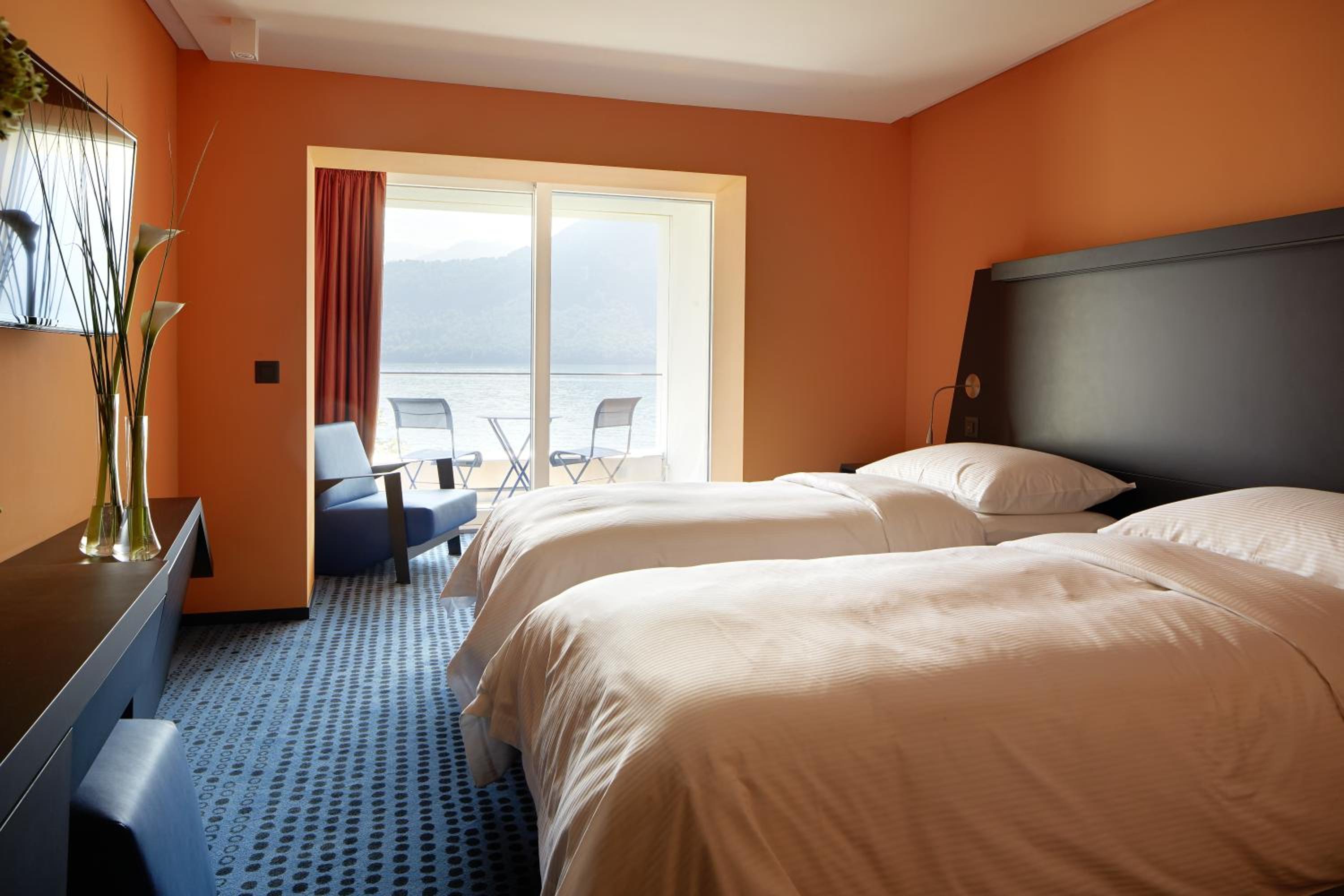 Superior Double Room with Lake View - Photo 1