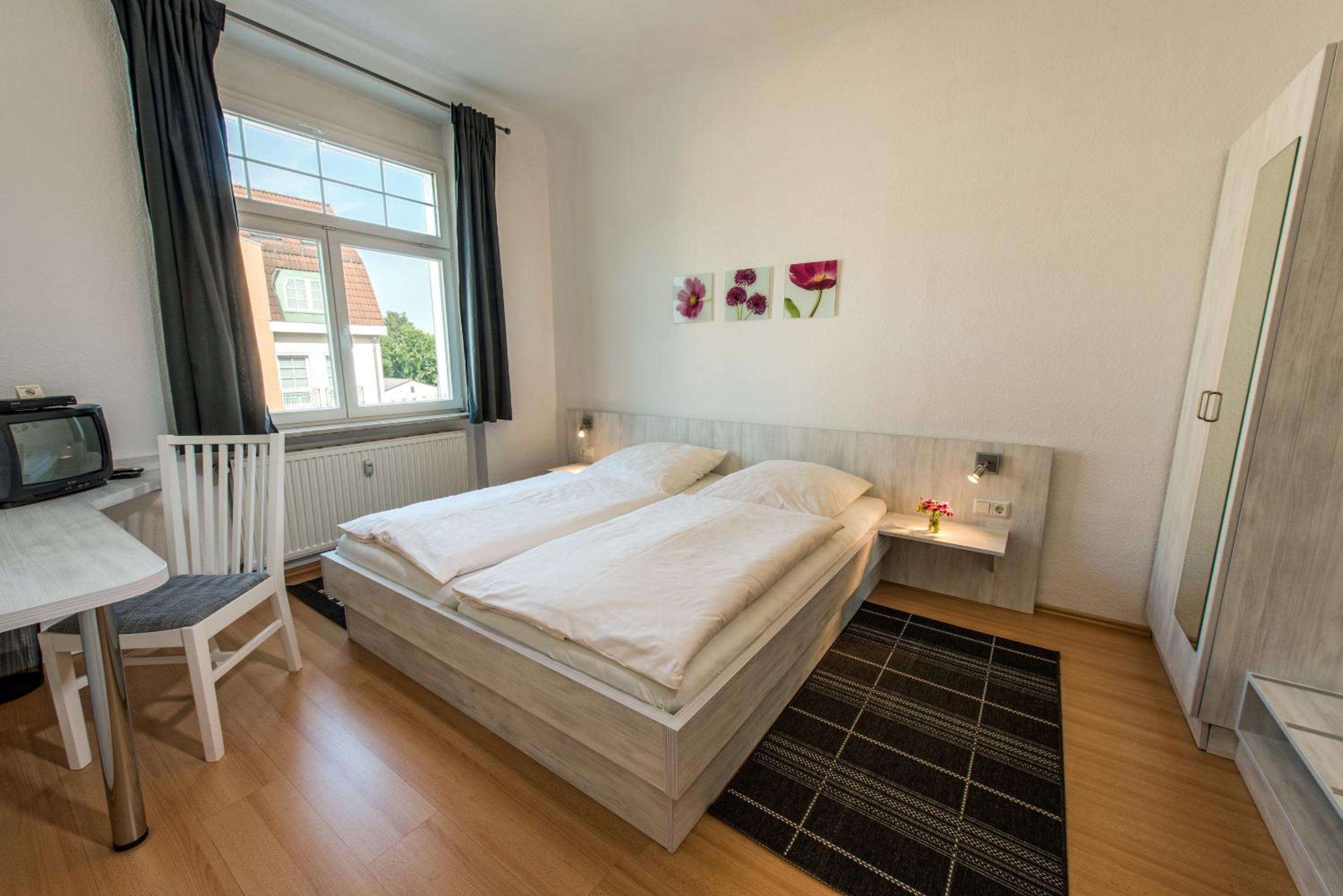 Double Room - Photo 9
