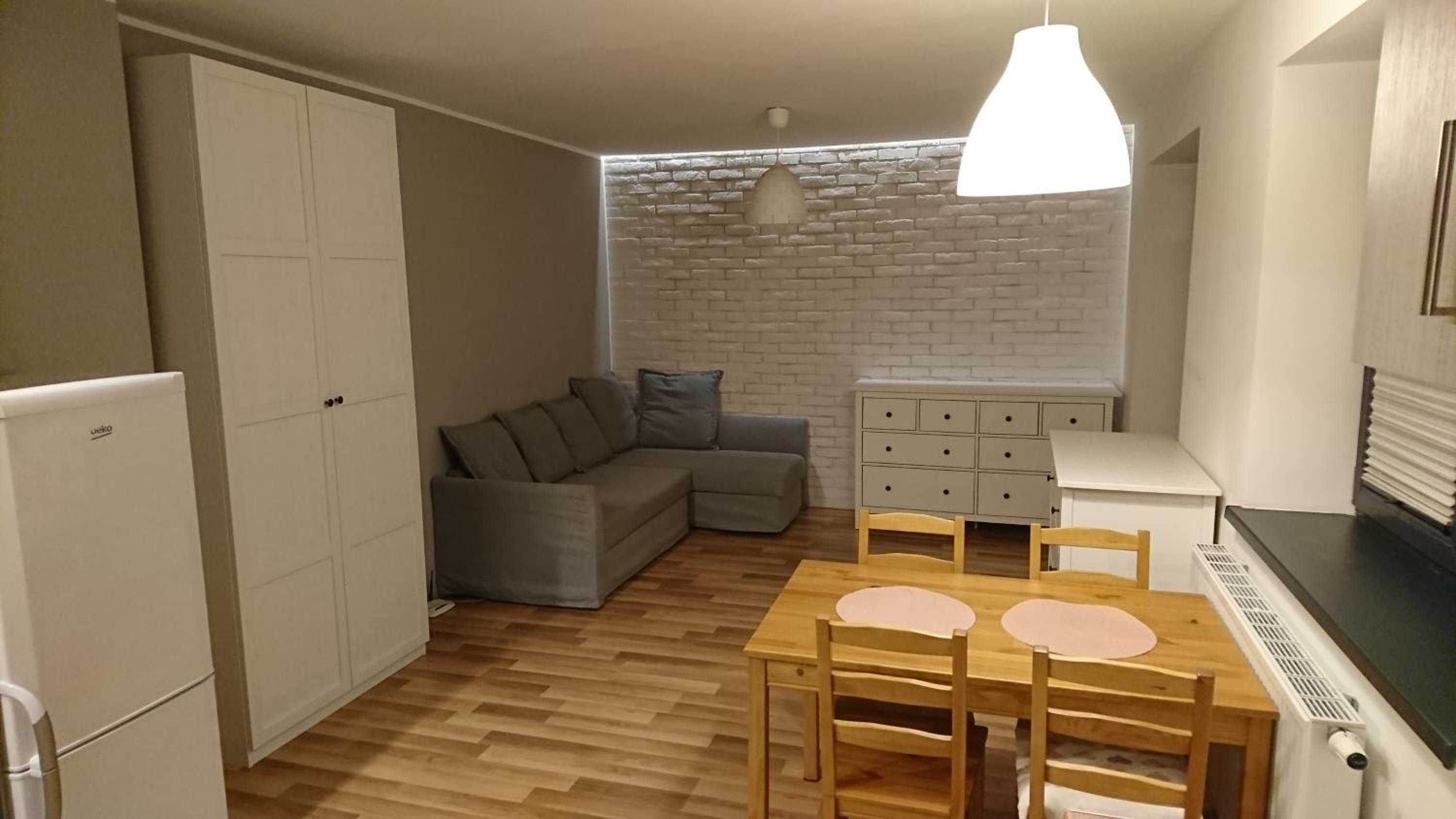 One-Bedroom Apartment photo 1