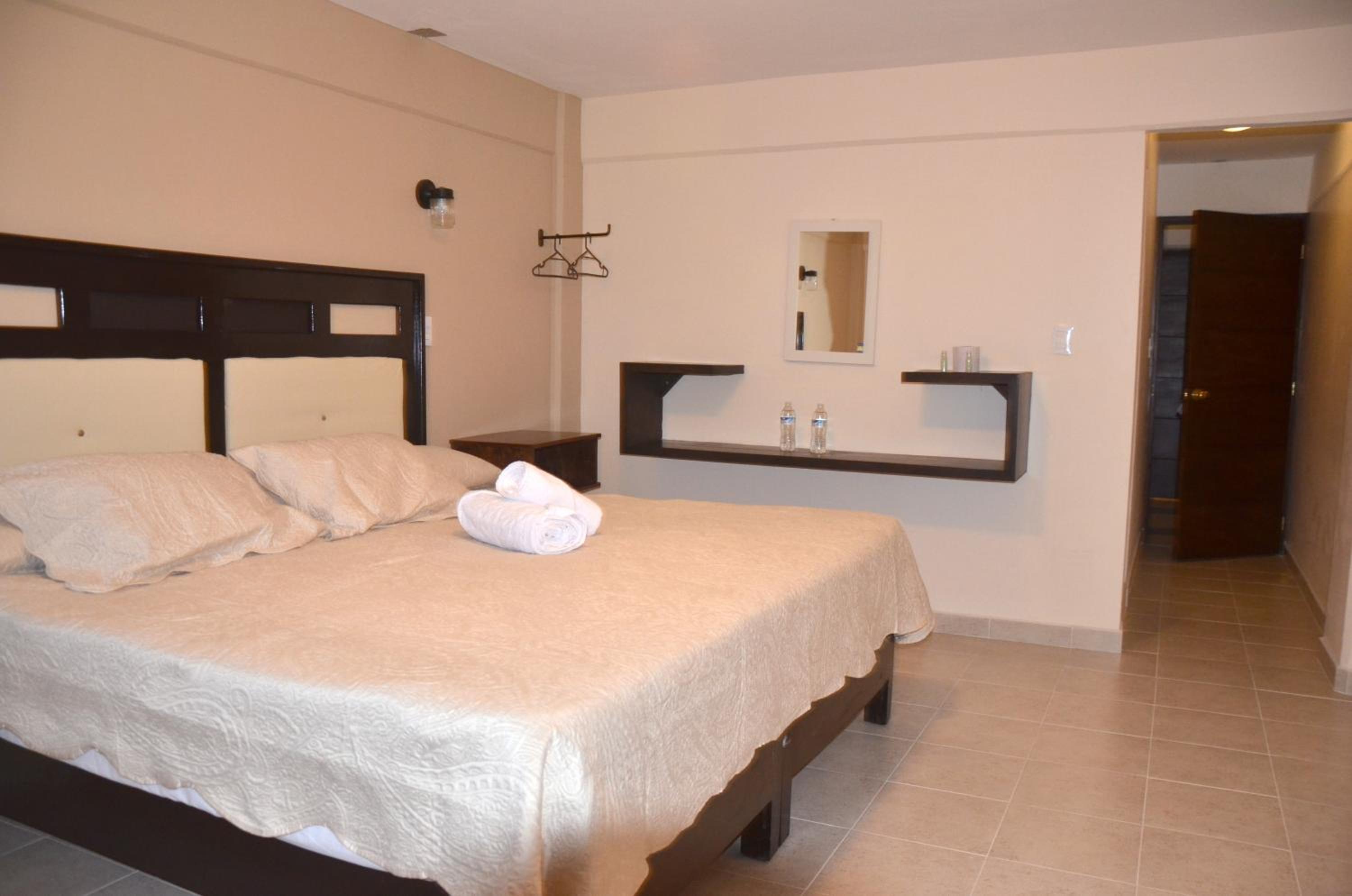 Double Room with Private Bathroom photo 3
