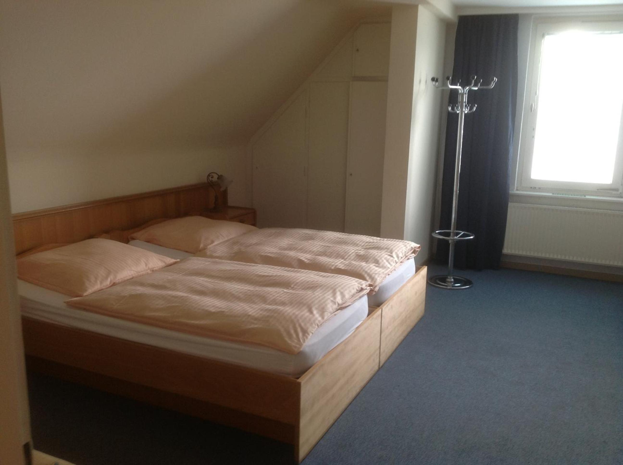 Double Room - Photo 6