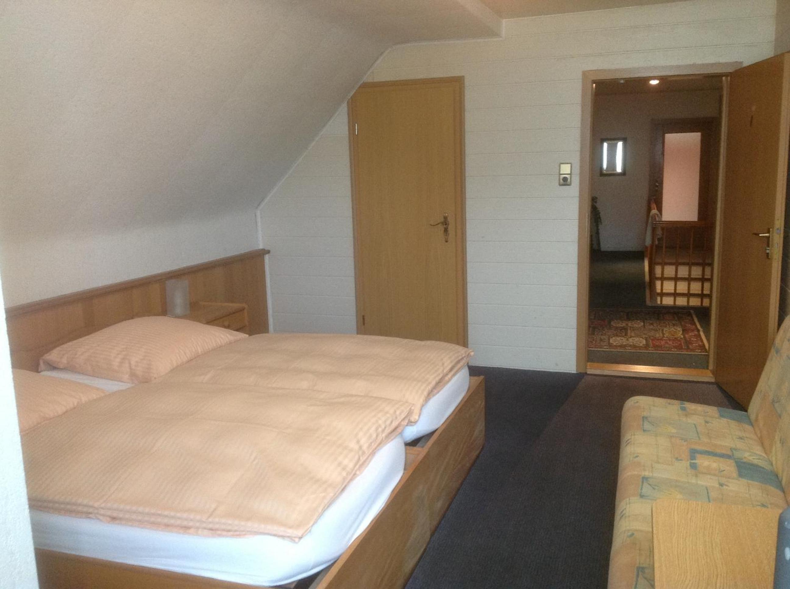 Double Room - Photo 7
