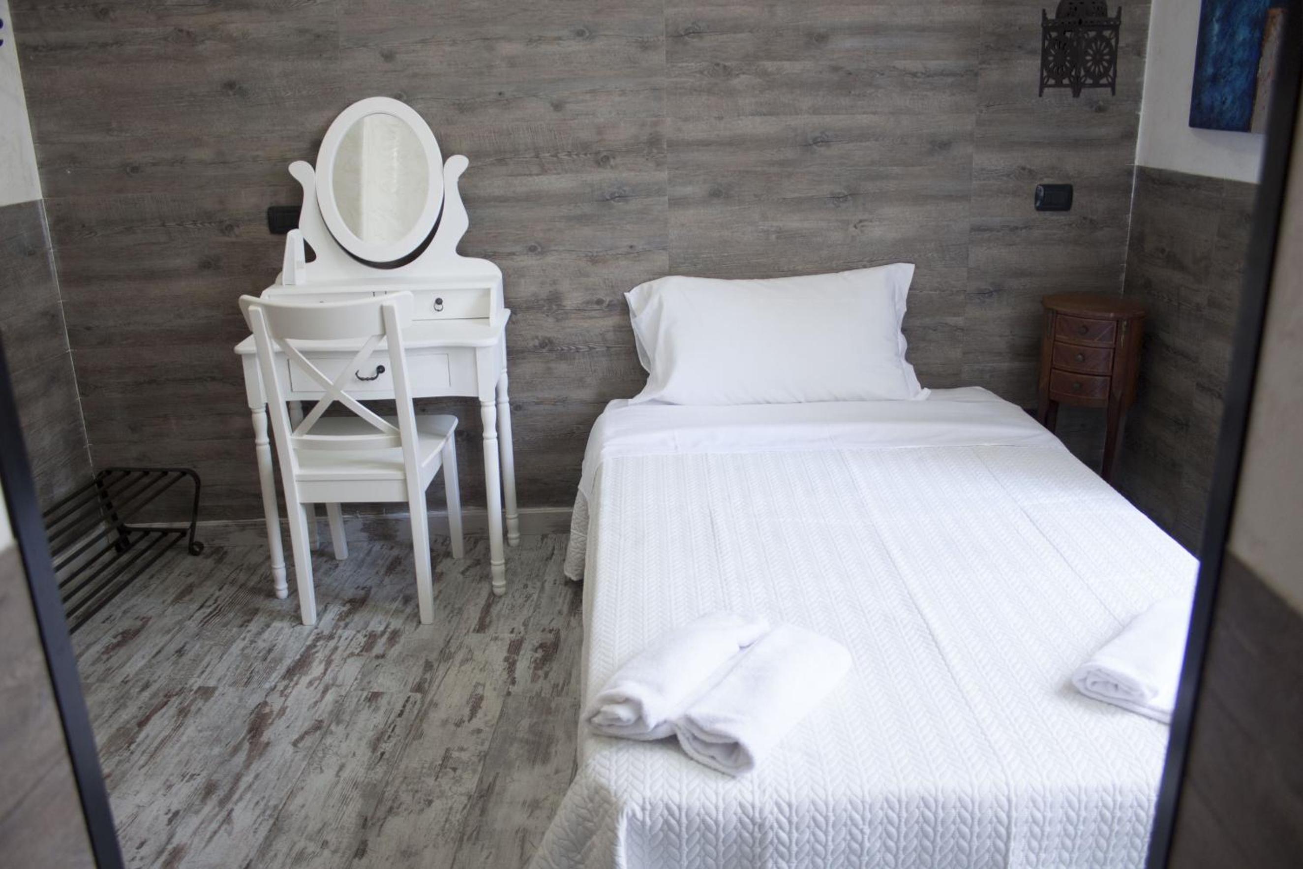 Single Room photo 1