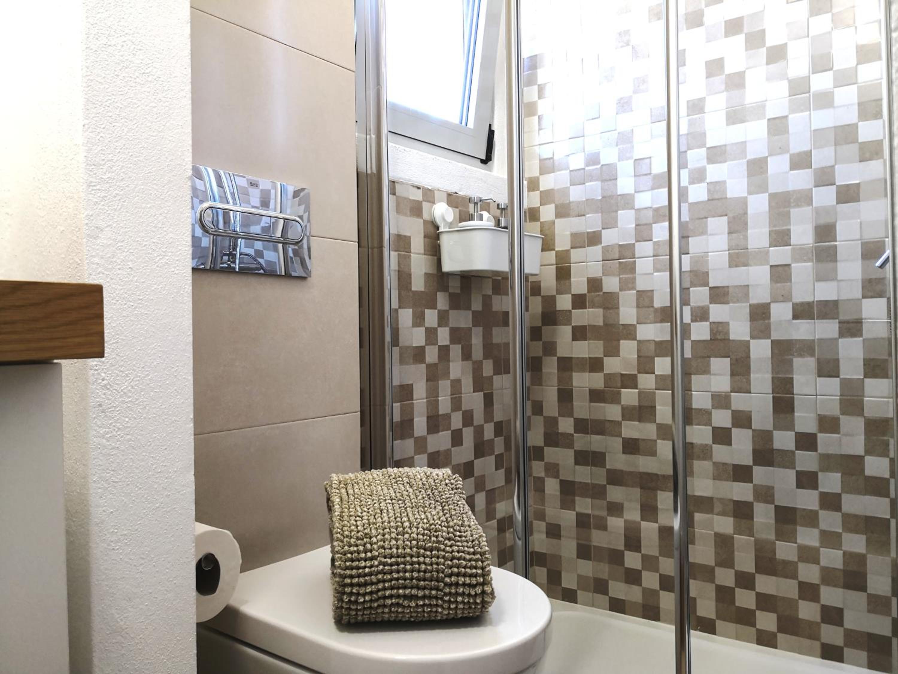Double Room - Photo 18