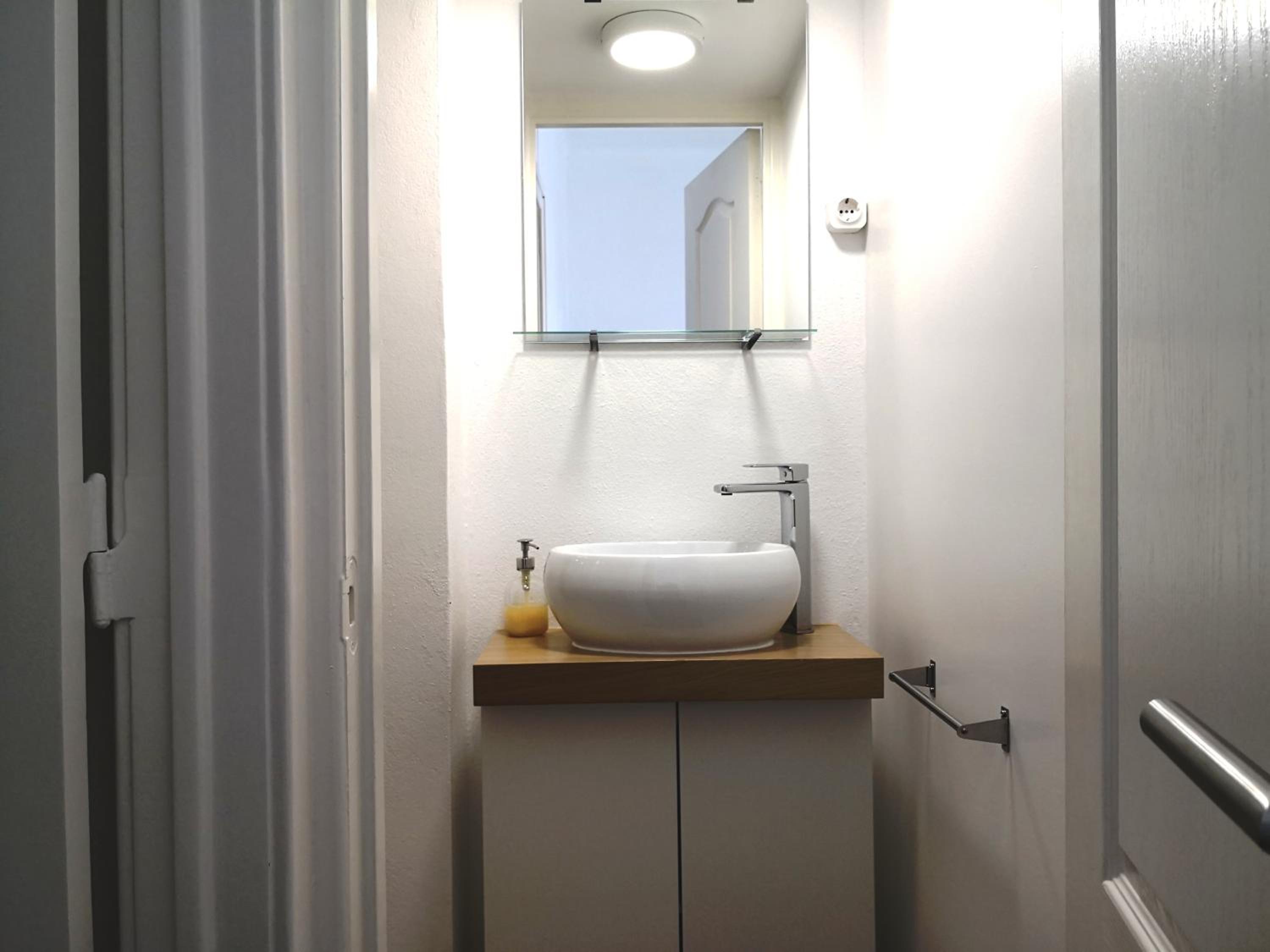Double Room - Photo 5