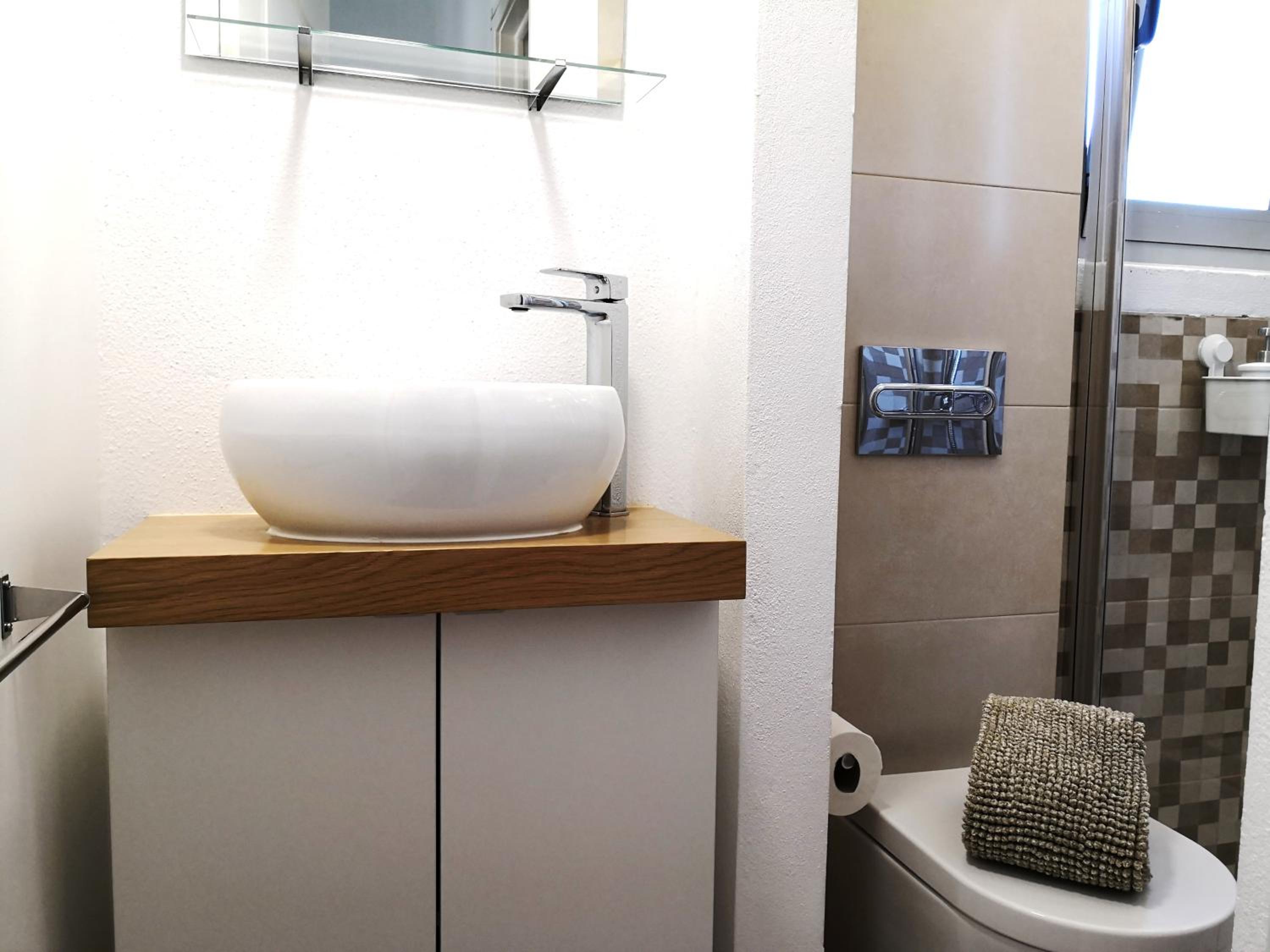 Double Room - Photo 17