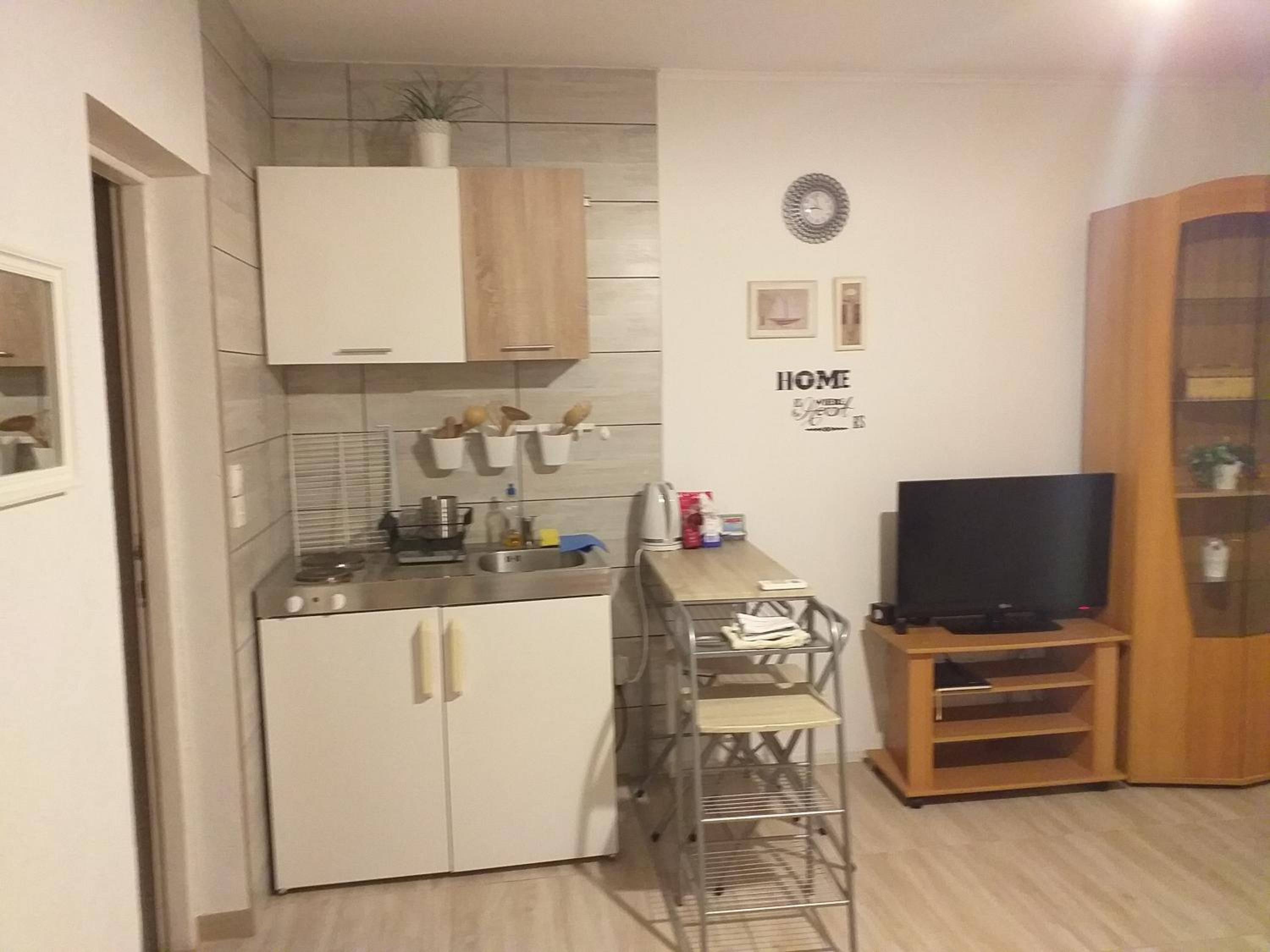 One-Bedroom Apartment - Photo 7