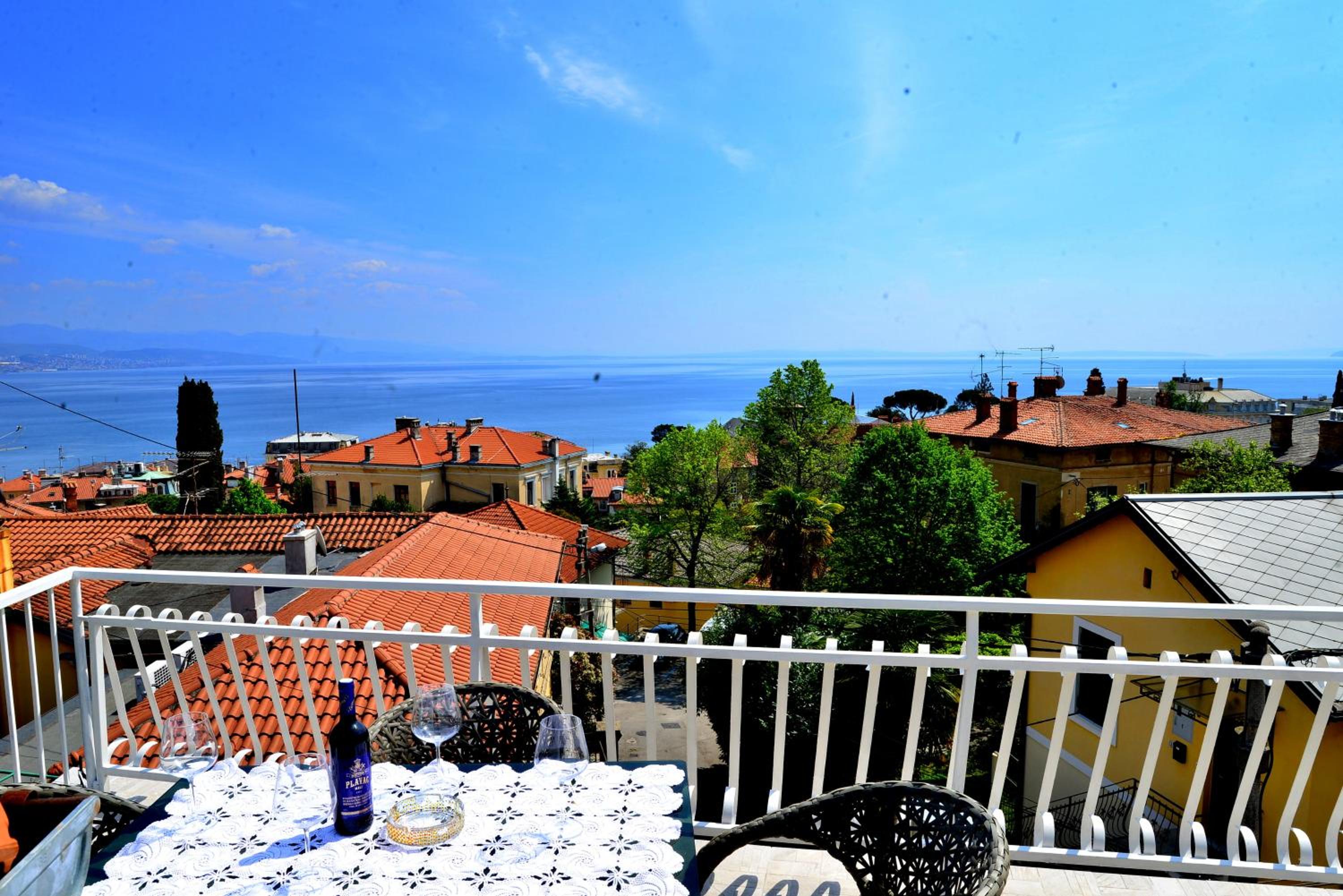 Apartment with Sea View photo 2