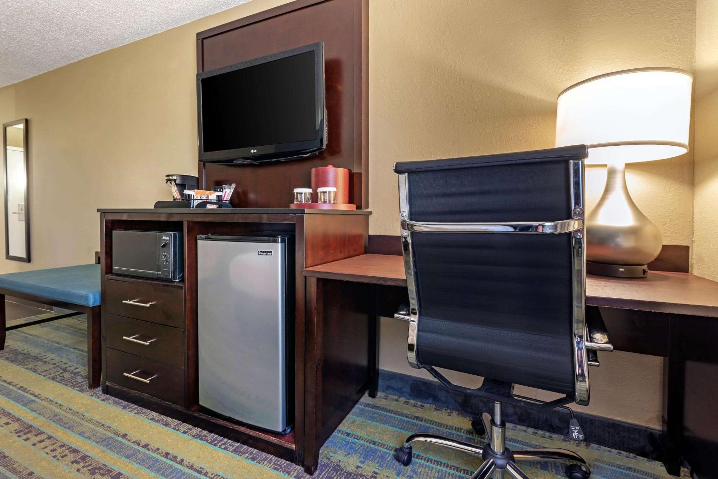 King Room - Disability Access/Non-Smoking - Photo 1