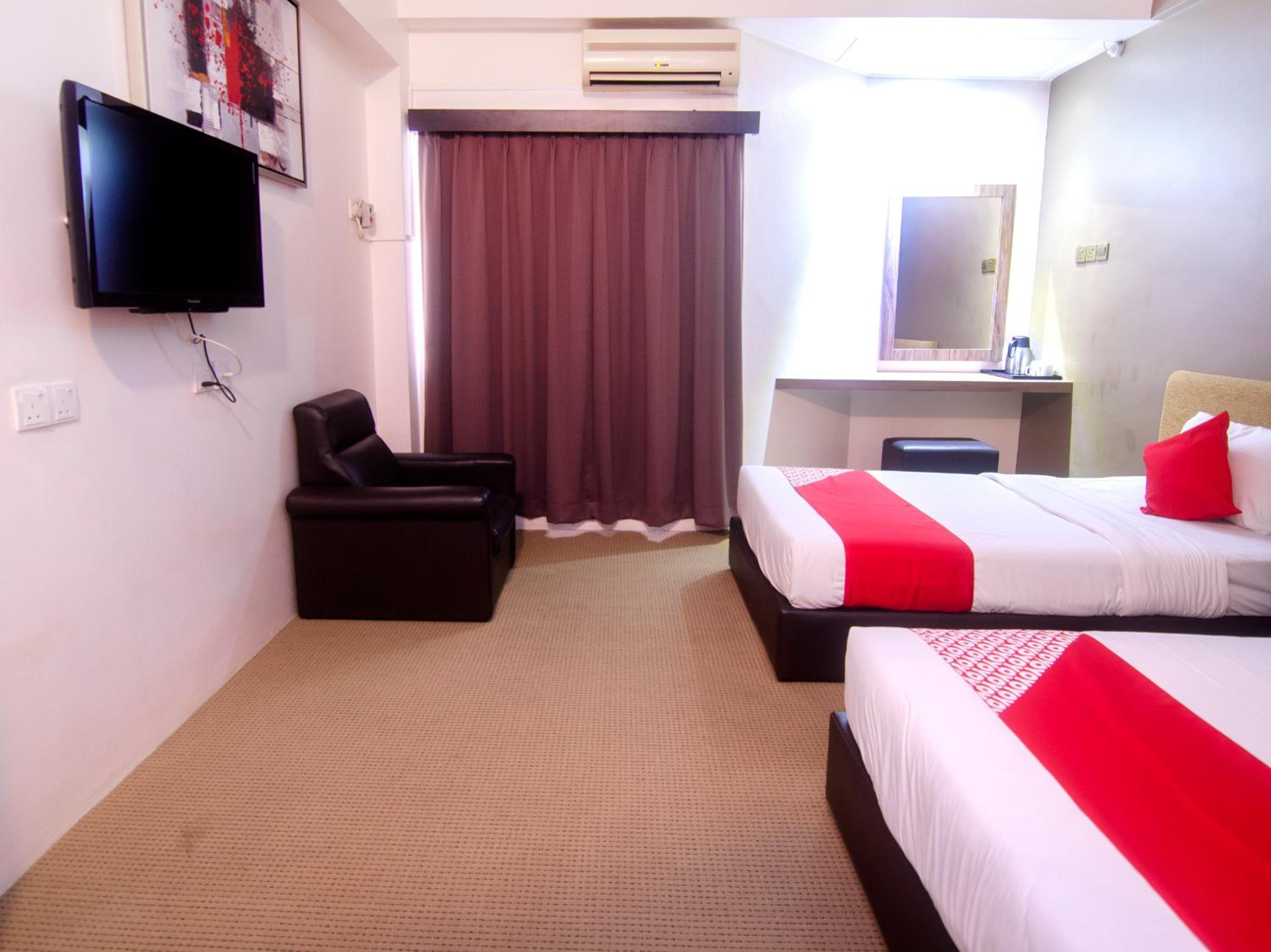Deluxe Twin Room photo 3