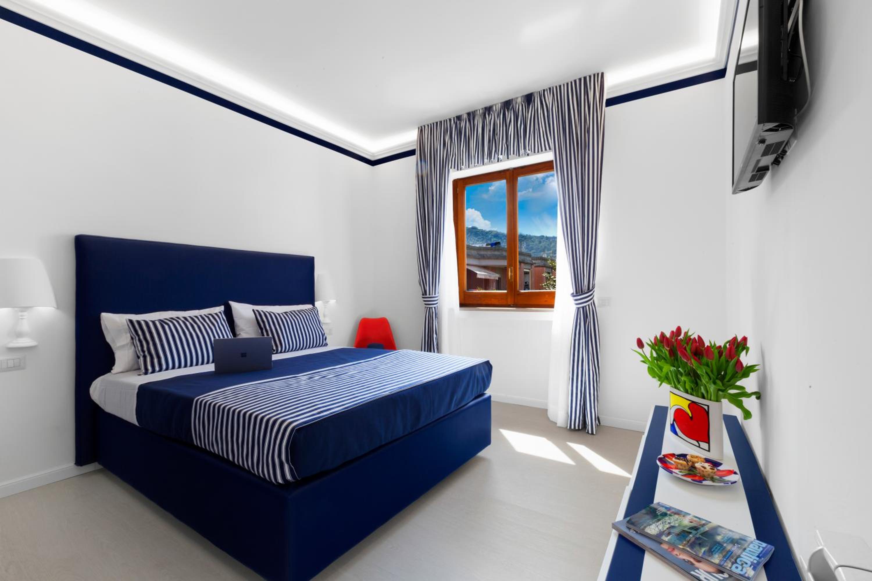 Apartment with Terrace photo 3