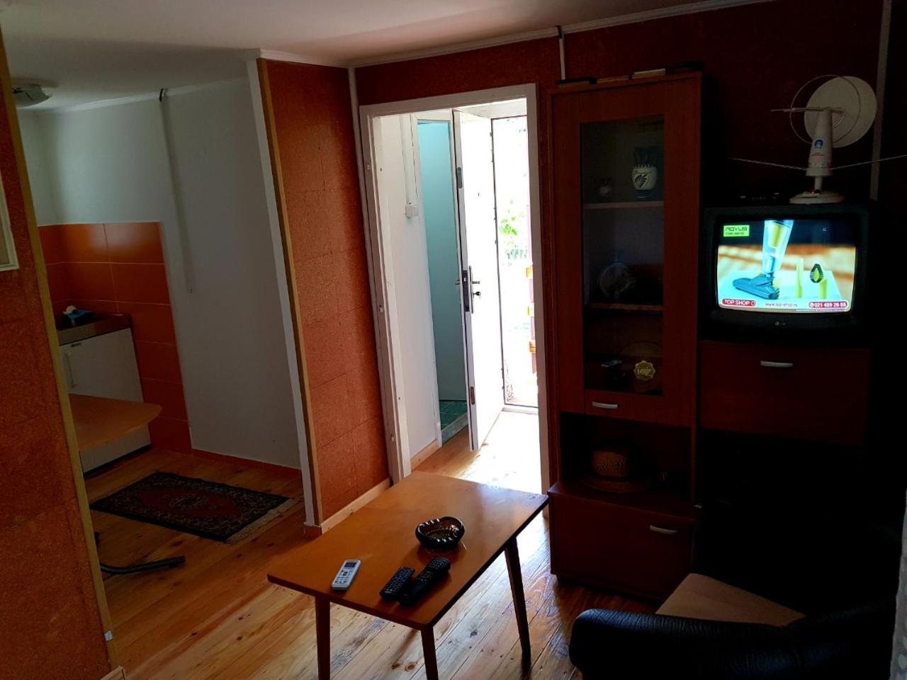 One-Bedroom House photo 2