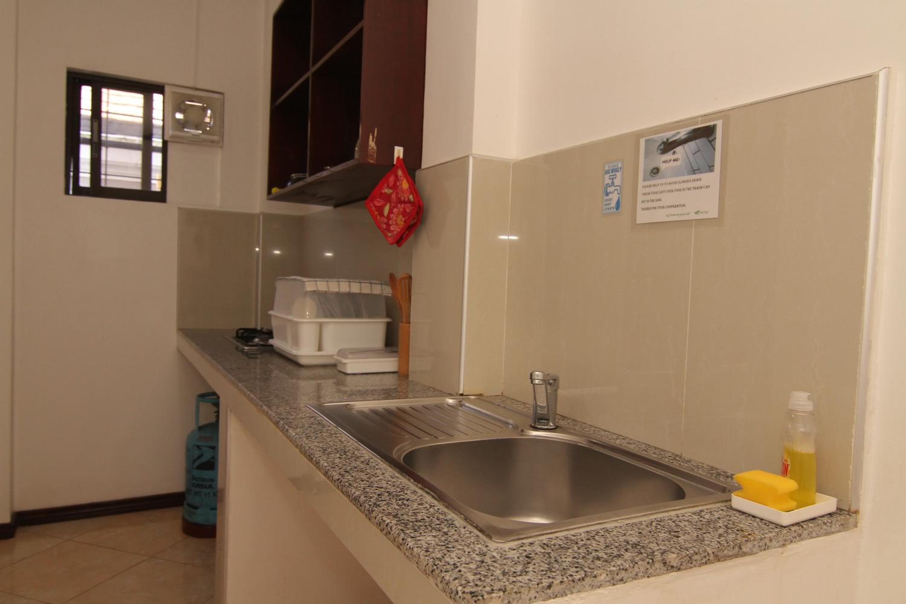 Deluxe Double Room - Photo 11