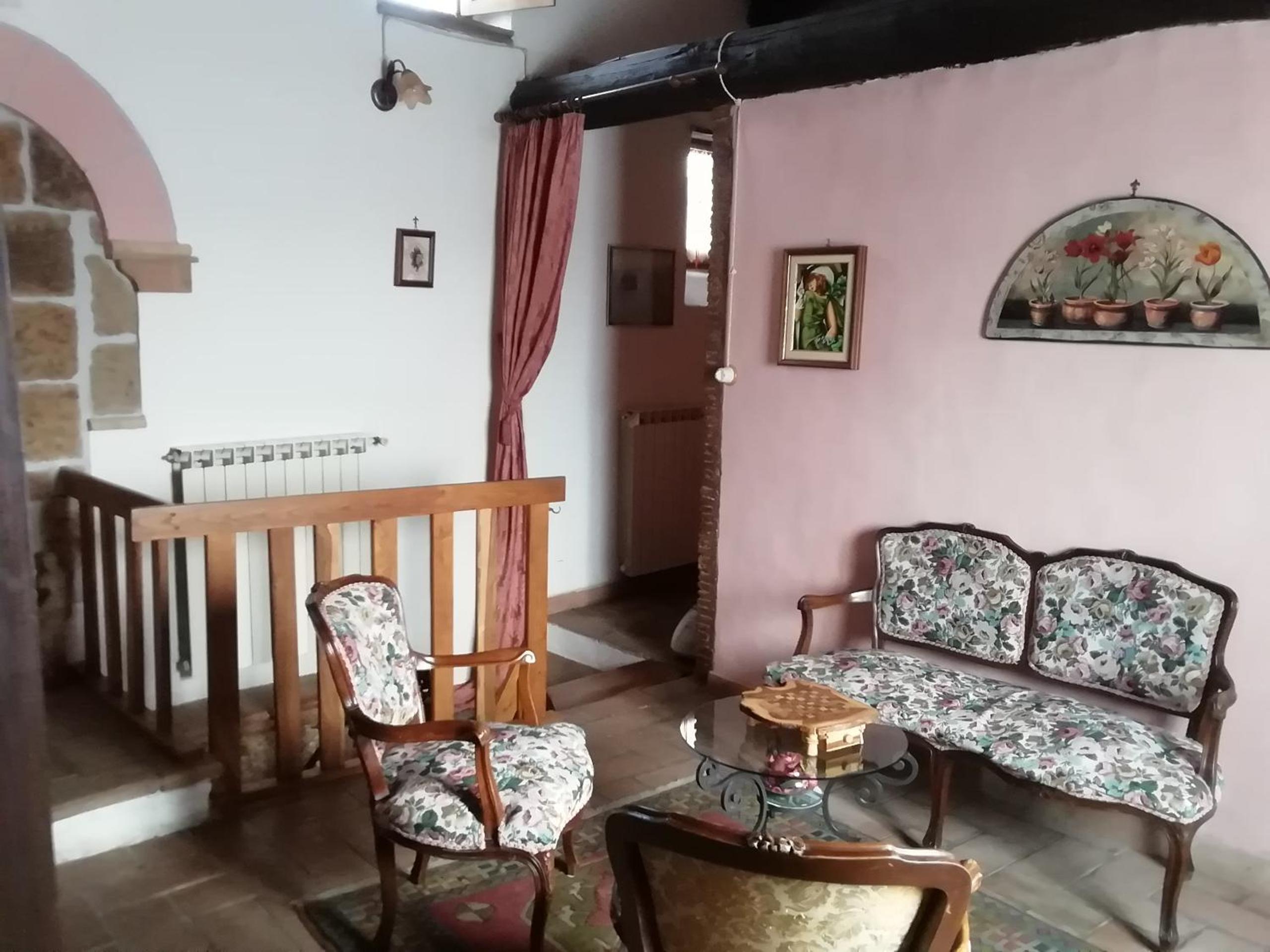 Two-Bedroom House - Photo 24