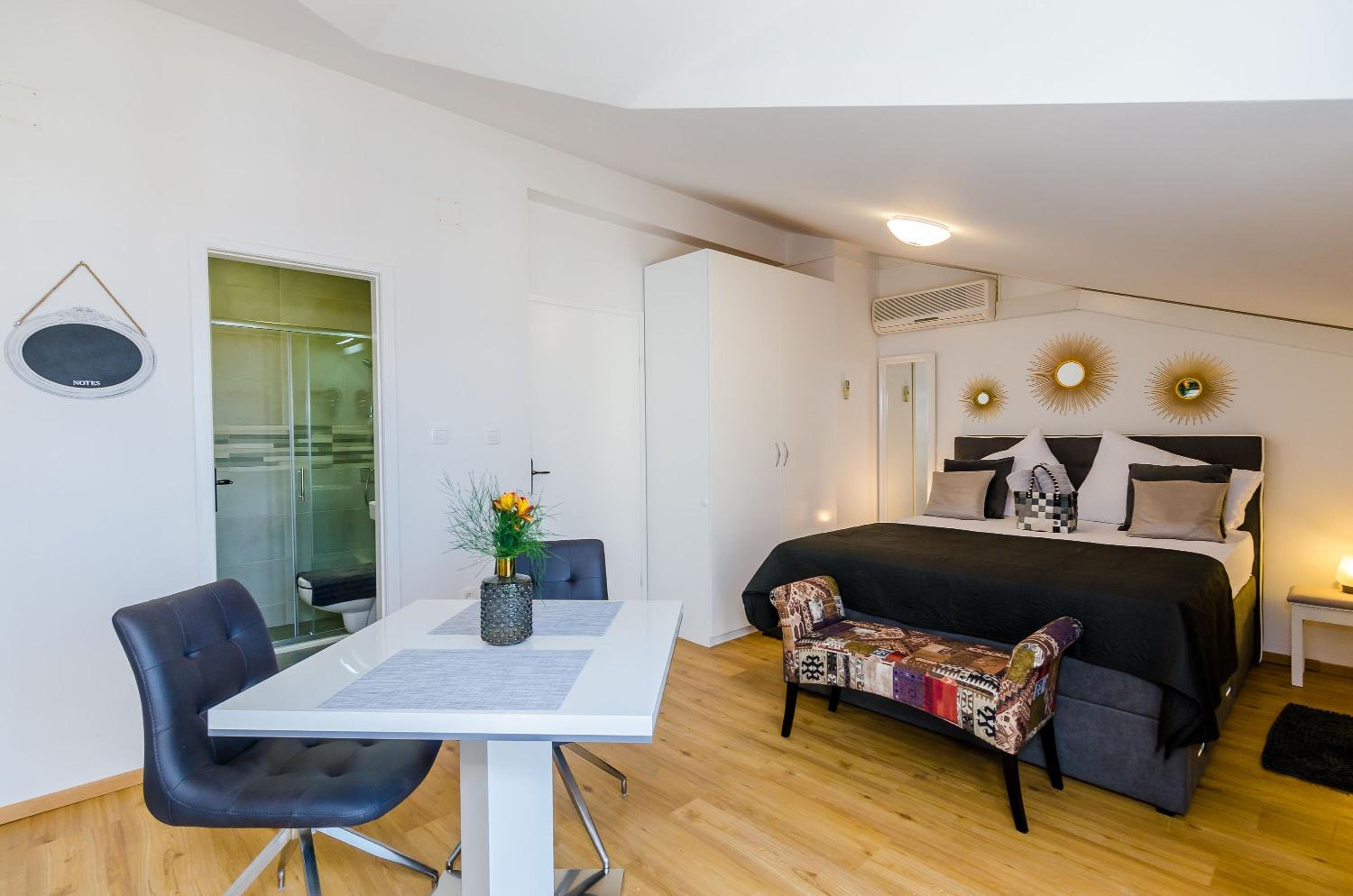 Comfort Studio Apartment with Balcony photo 3