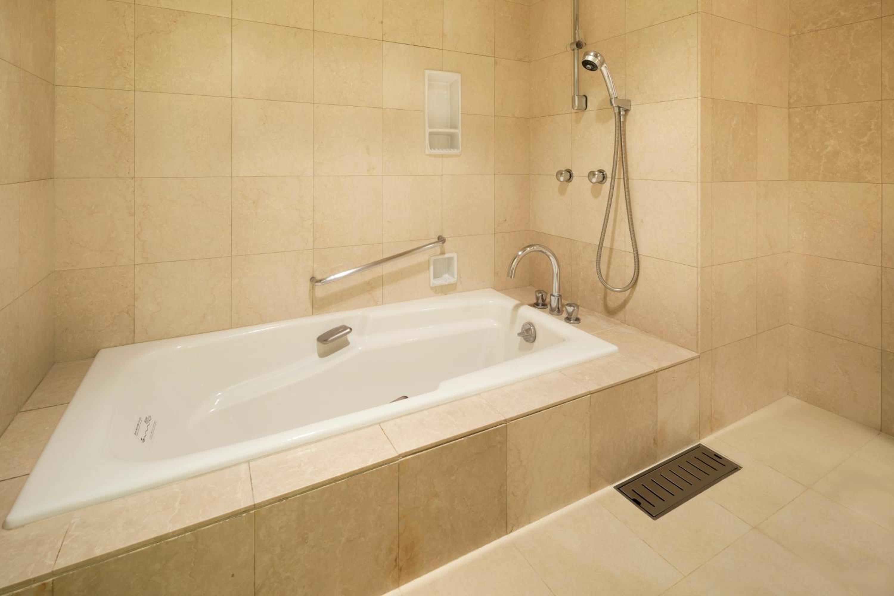 【Grand in Grand】Junior Suite Double with Lounge Access thumbnail 5