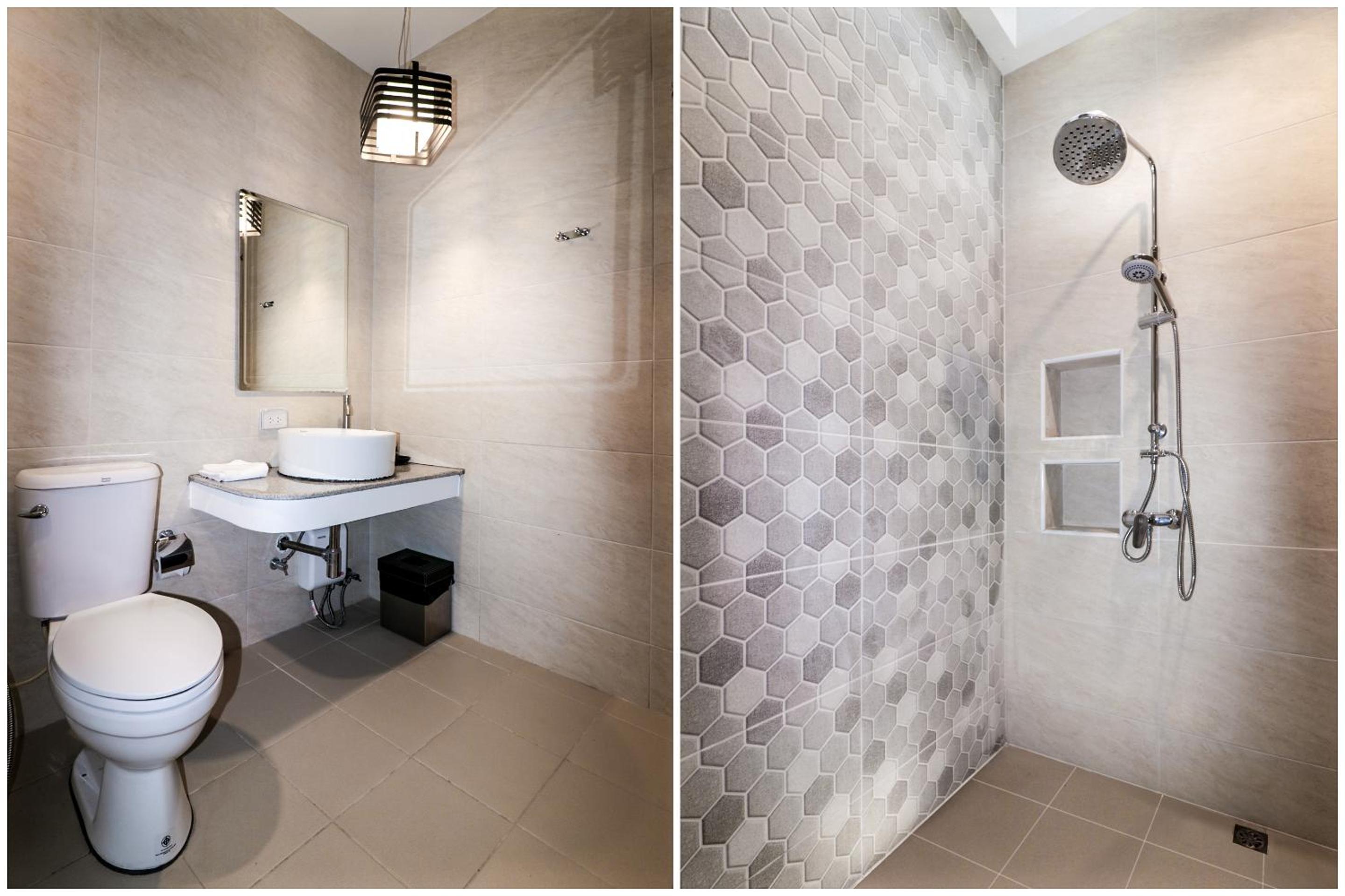 Deluxe Double or Twin Room with Pool Access photo 3
