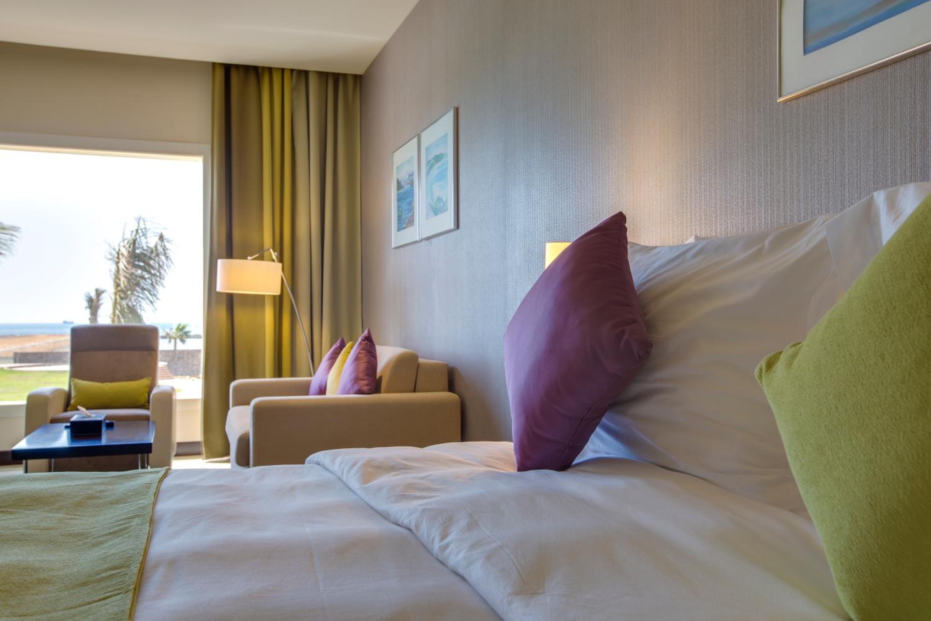 Premium Room with Partial Sea View photo 3