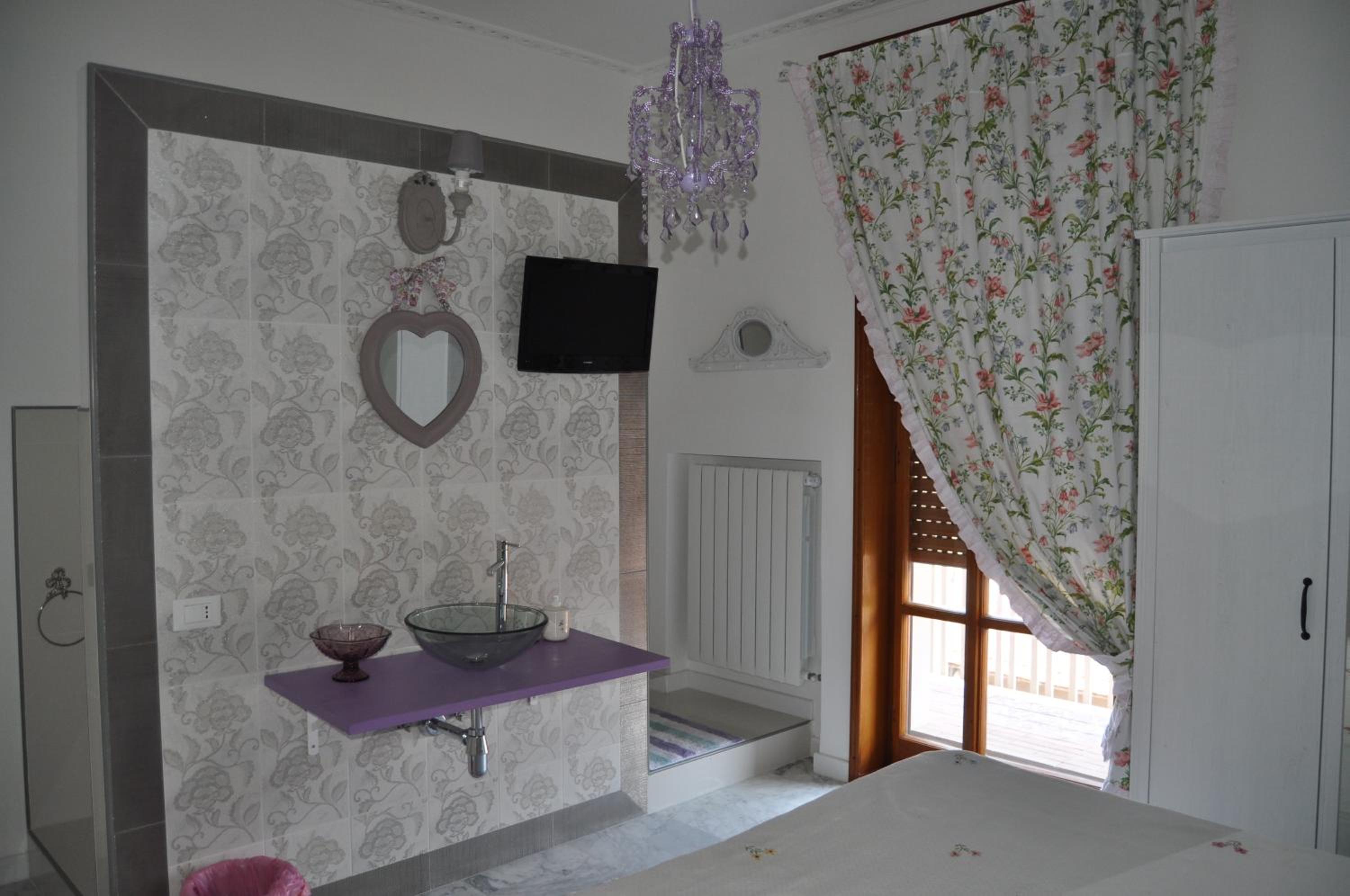 Economy Double Room with Balcony and Sea View