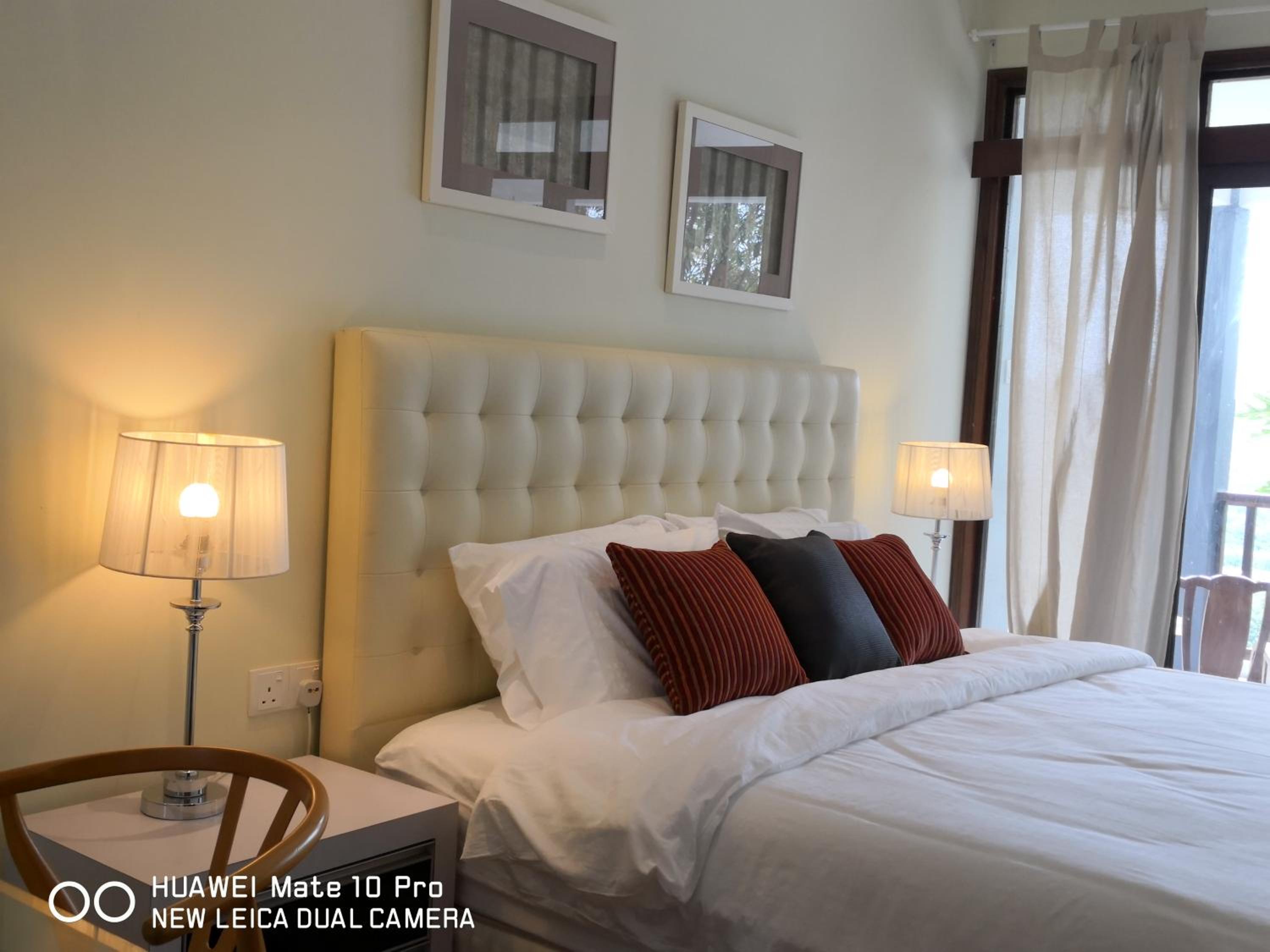 King Room with Mountain View photo 2