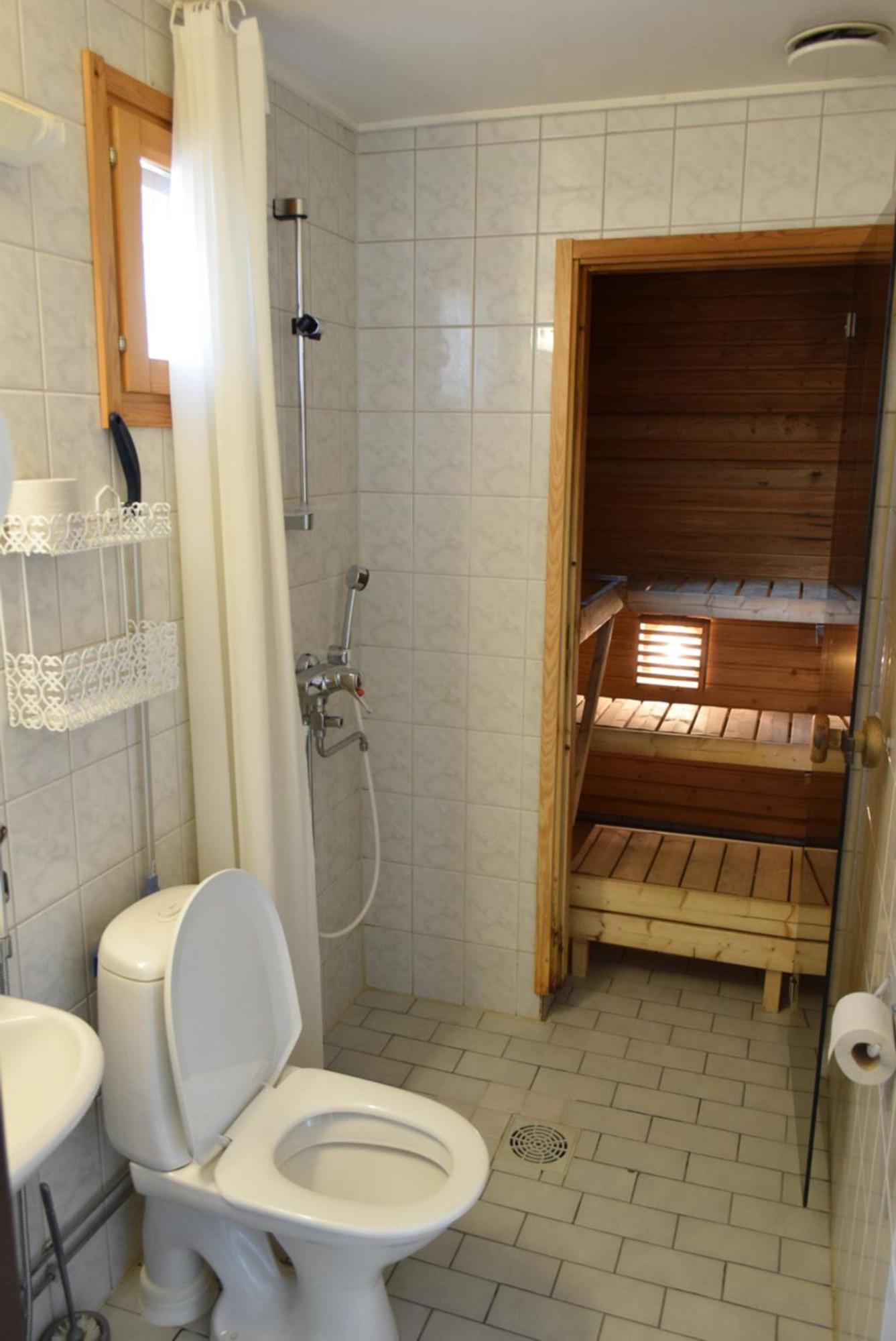 Two-Bedroom Cottage with Sauna (4 Adults) photo 3