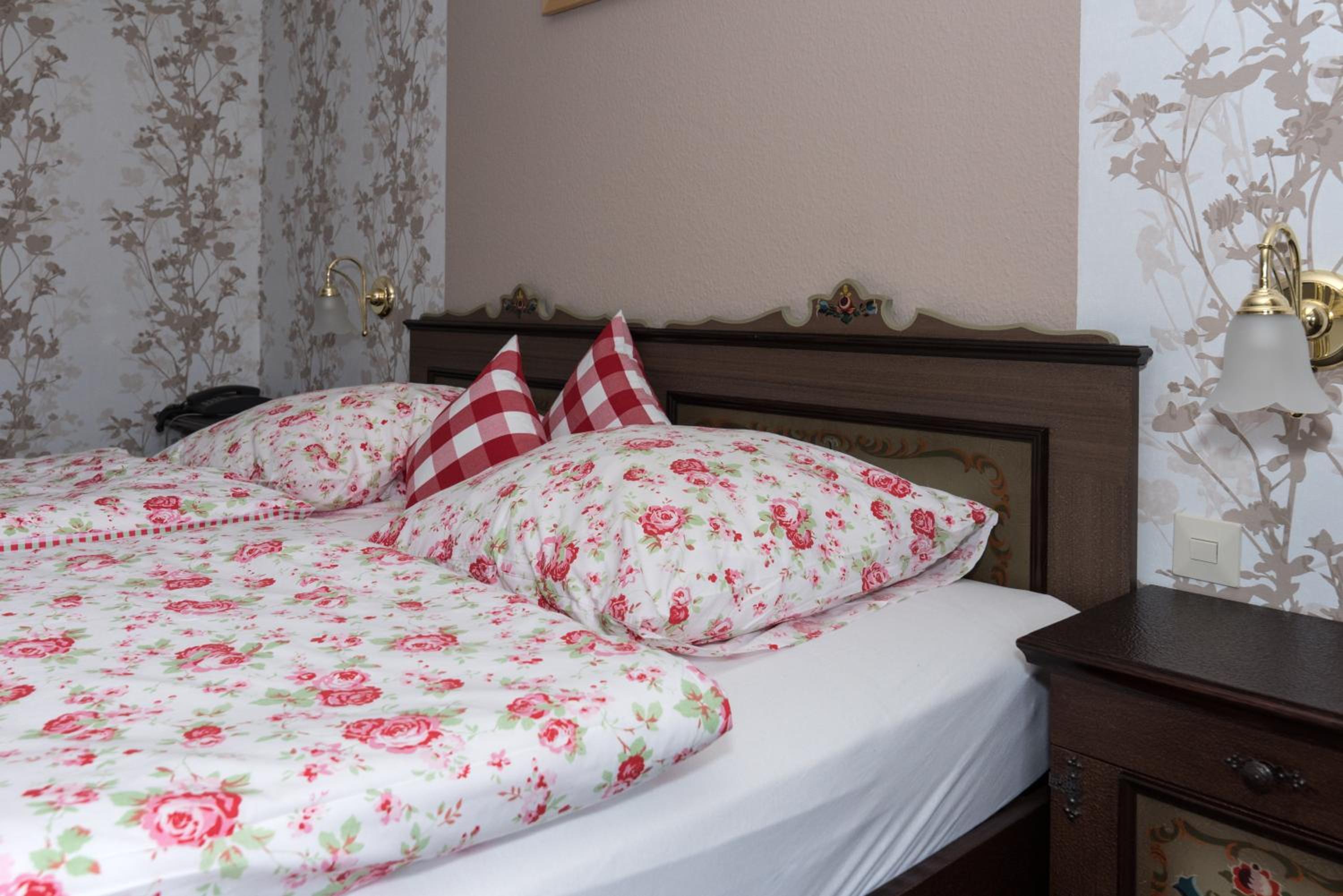 Double Room with Balcony - Photo 3