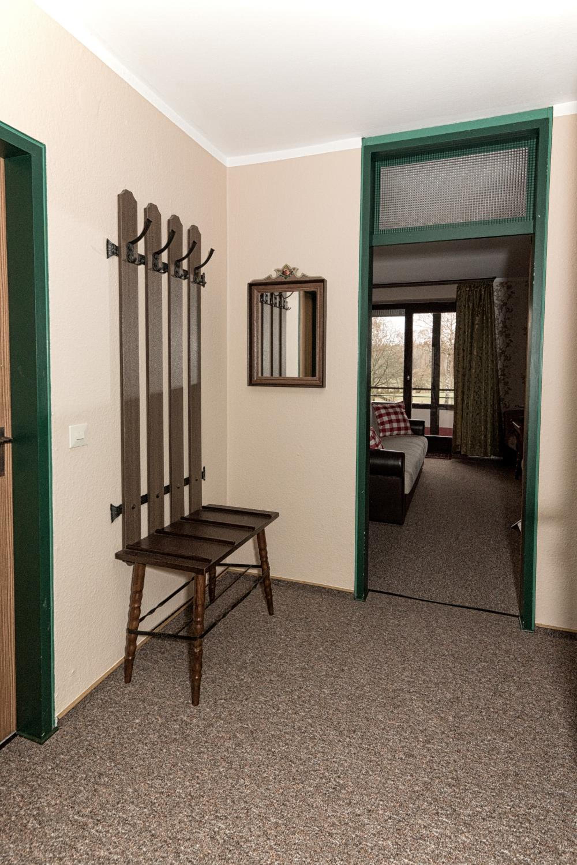 Double Room with Balcony - Photo 4