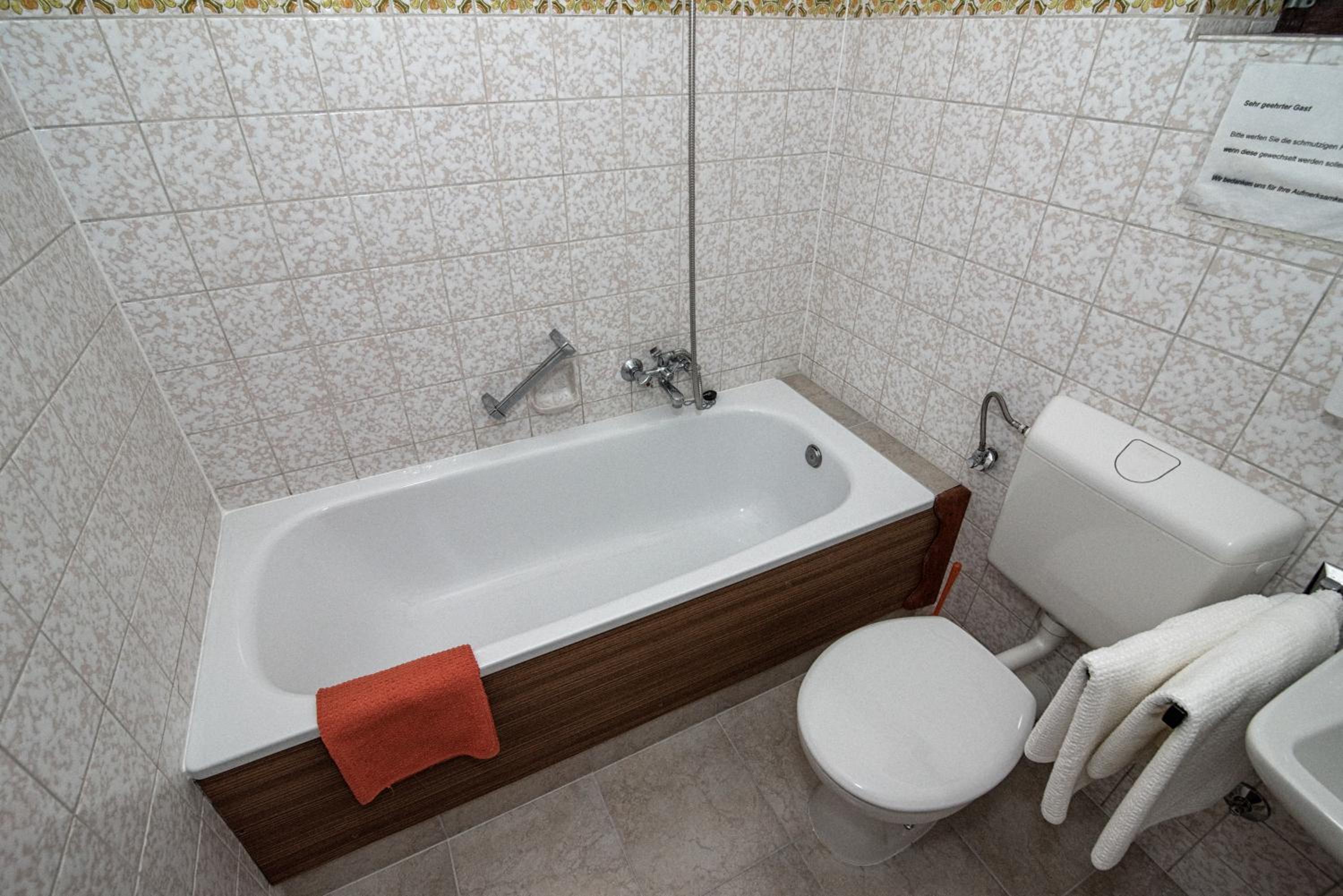 Double Room with Balcony - Photo 5