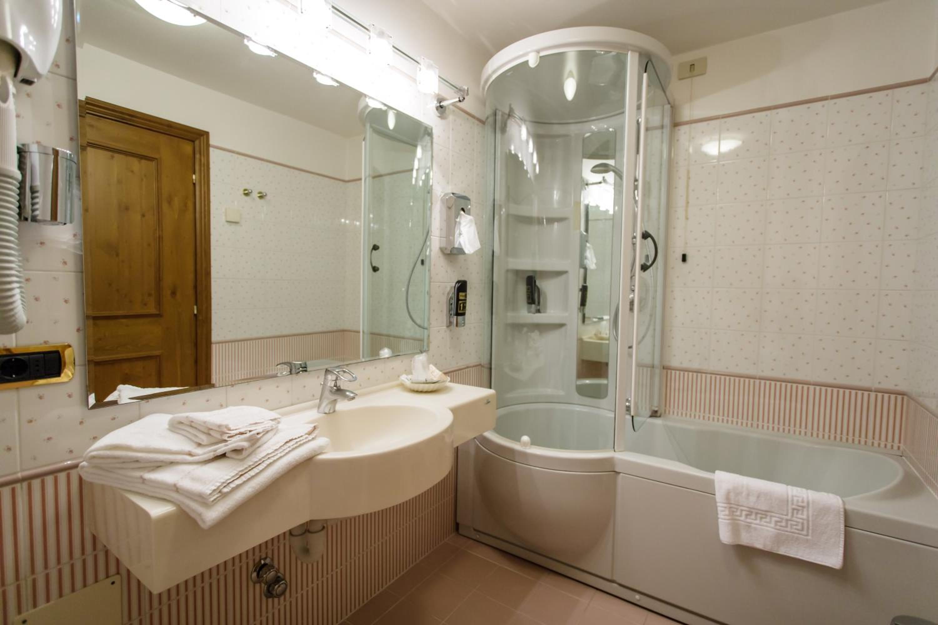 Superior Double or Twin Room photo 2