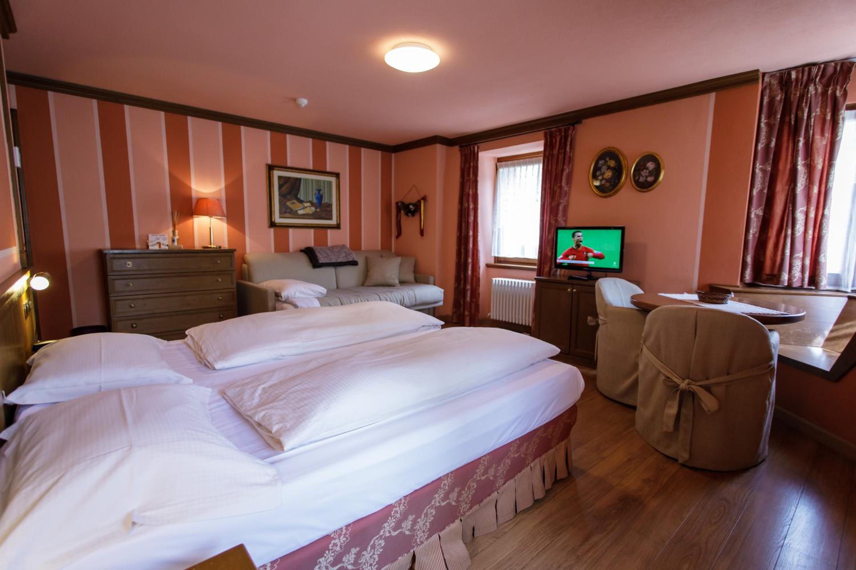 Superior Double or Twin Room photo 3