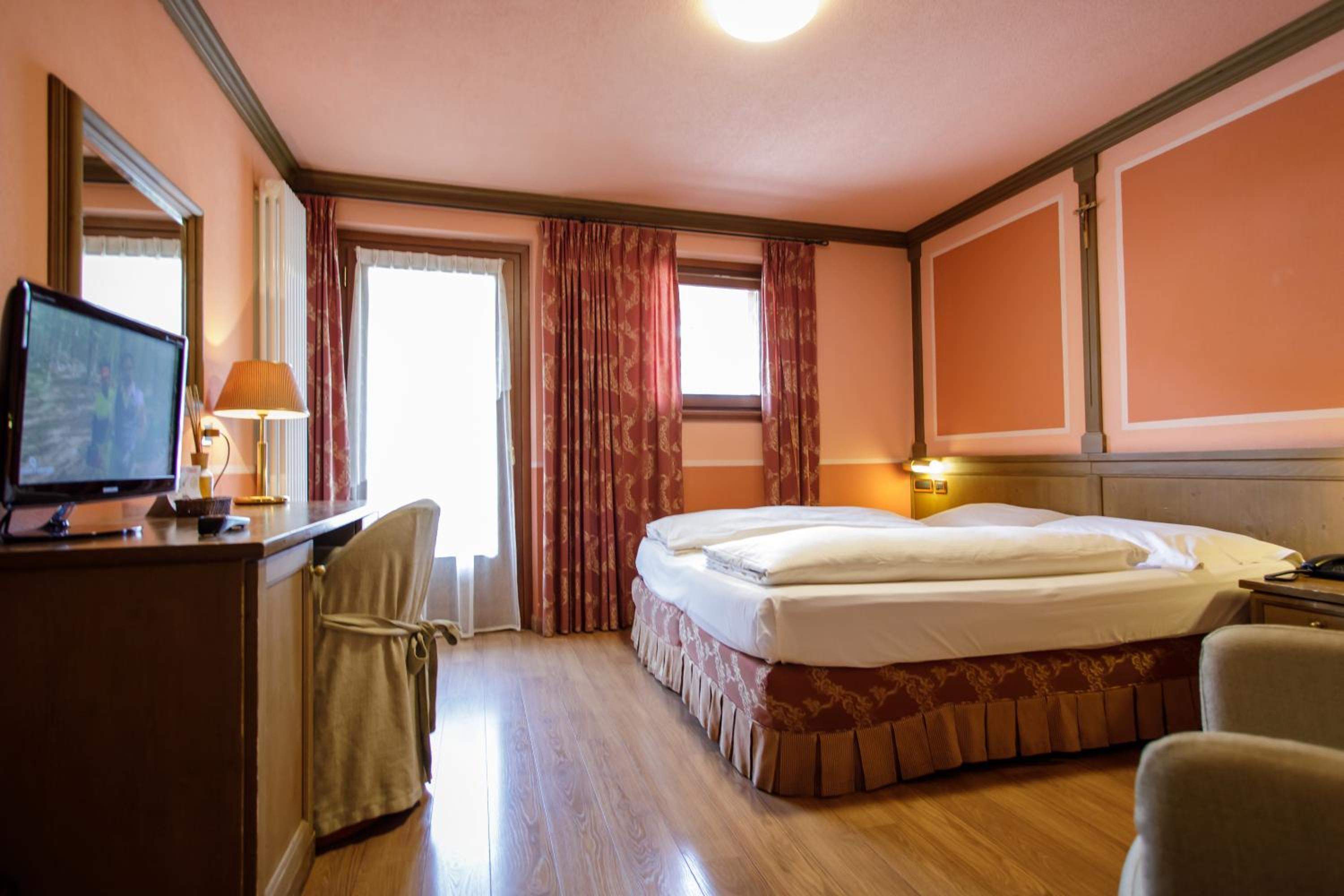 Standard Double or Twin Room with Balcony photo 3