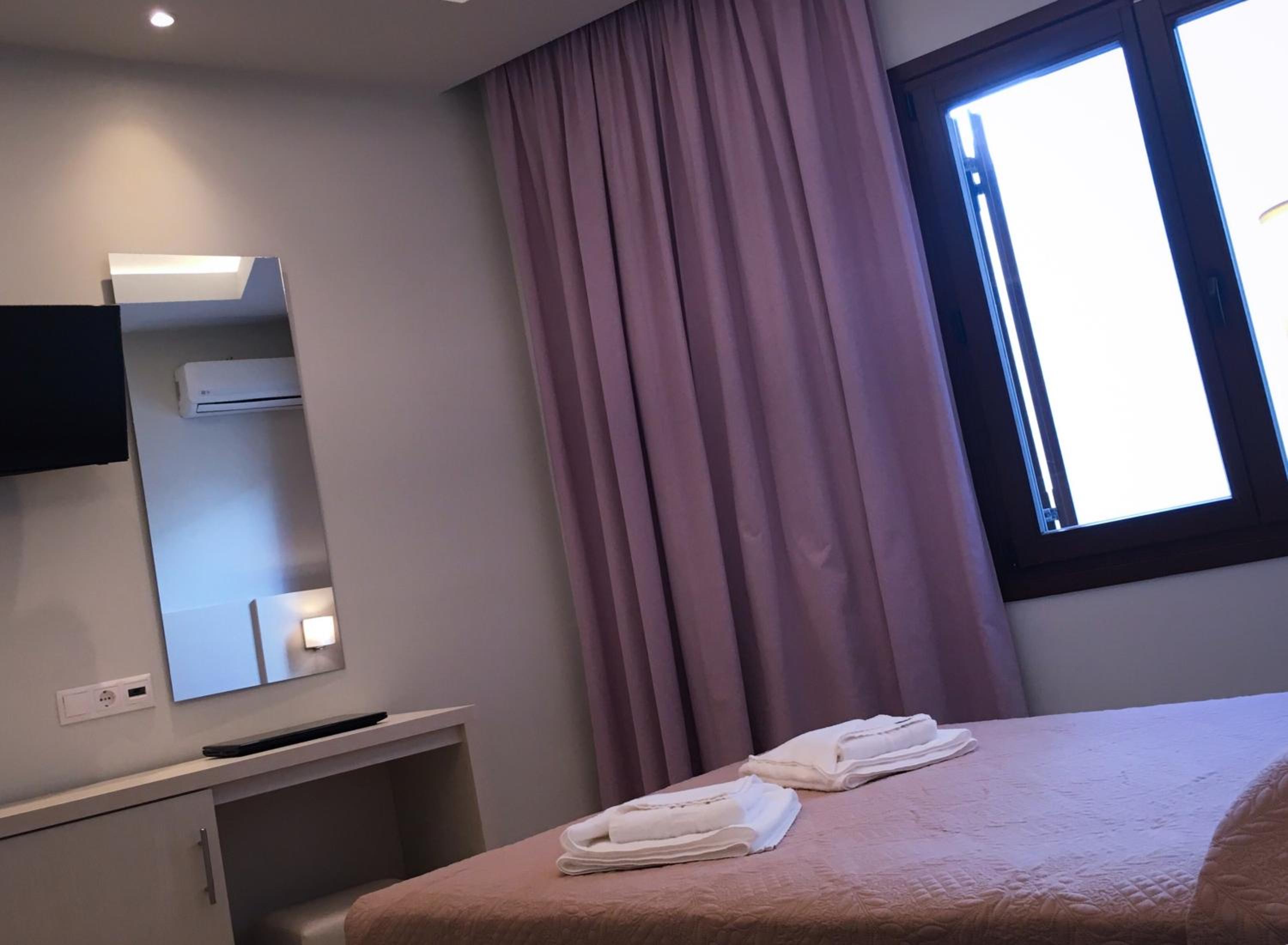 Superior Double Room No Balcony photo 2