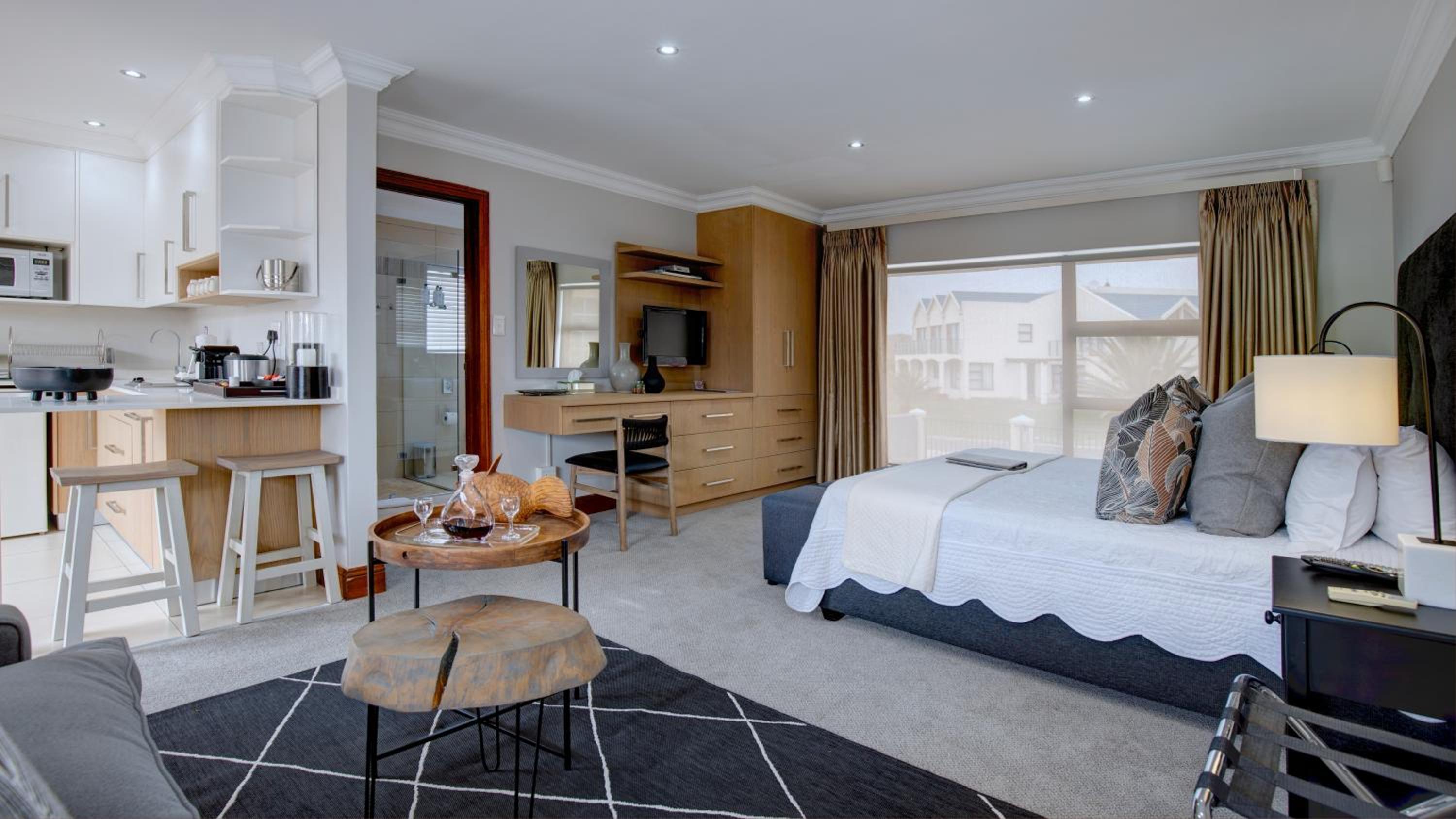 Luxury Suite 6 - Photo 4