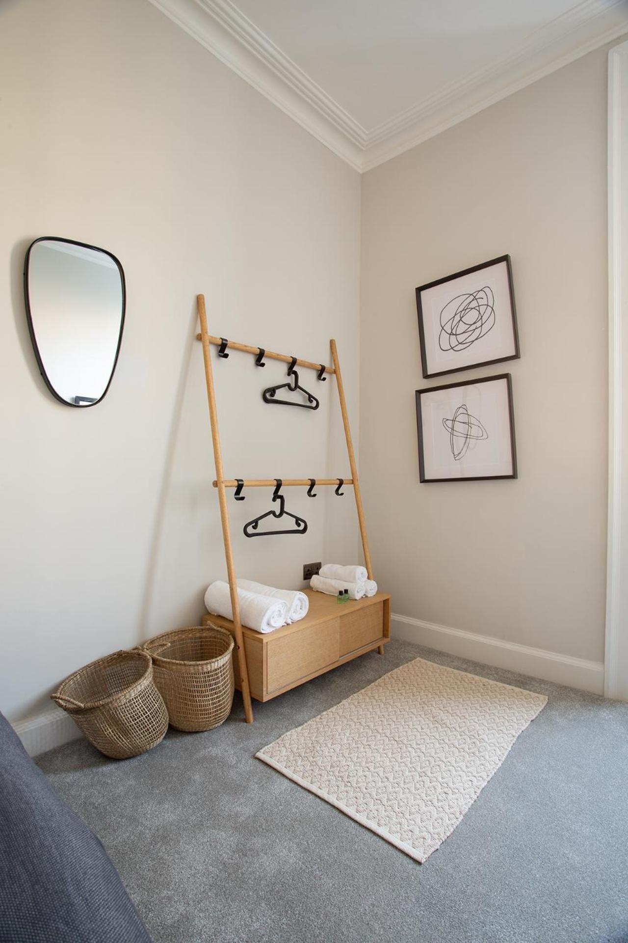 One-Bedroom Apartment - Photo 14