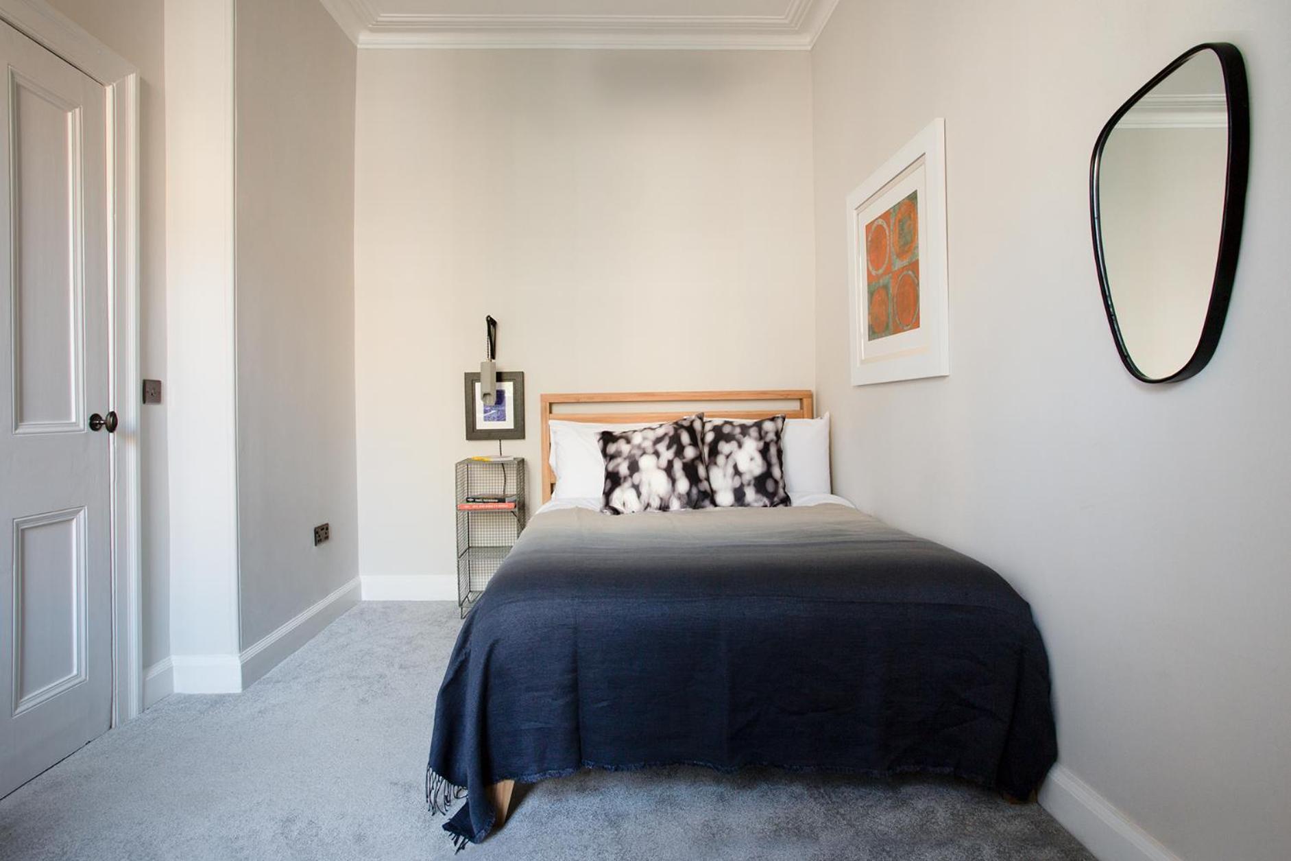 One-Bedroom Apartment - Photo 28