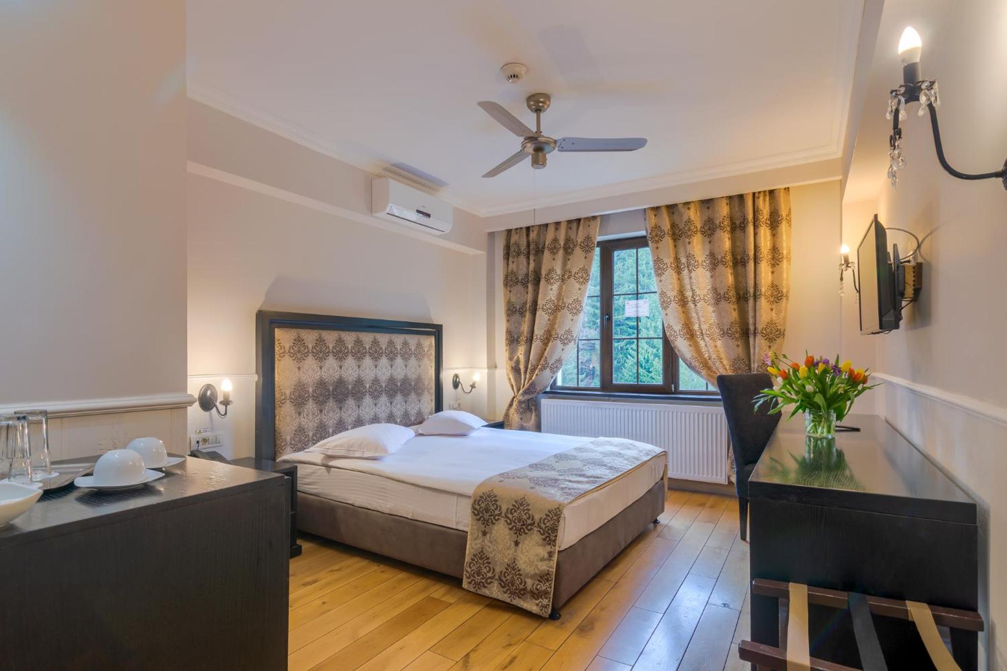 Double or Twin Room - Photo 4
