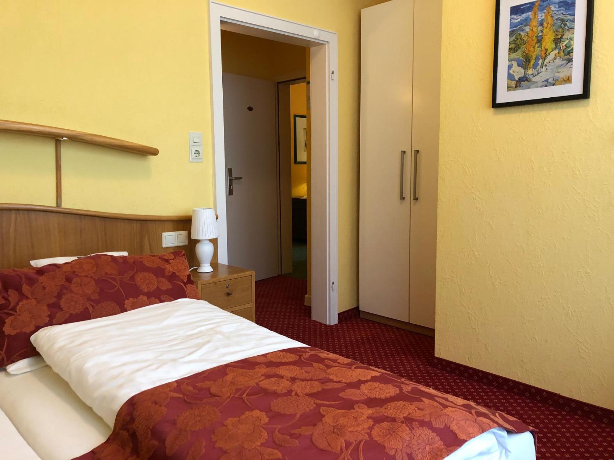 Double Room - Photo 3