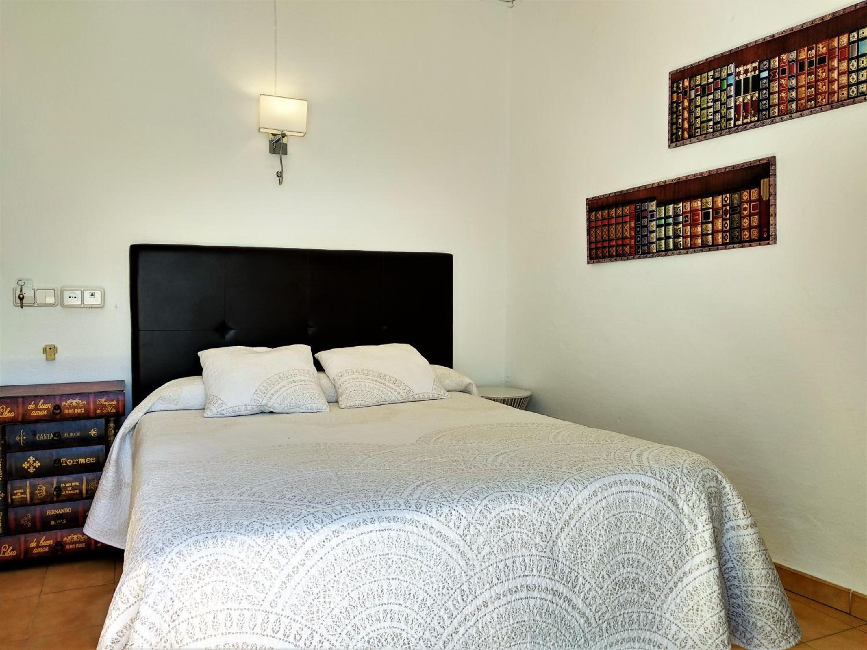 Double Room - Queen Bed