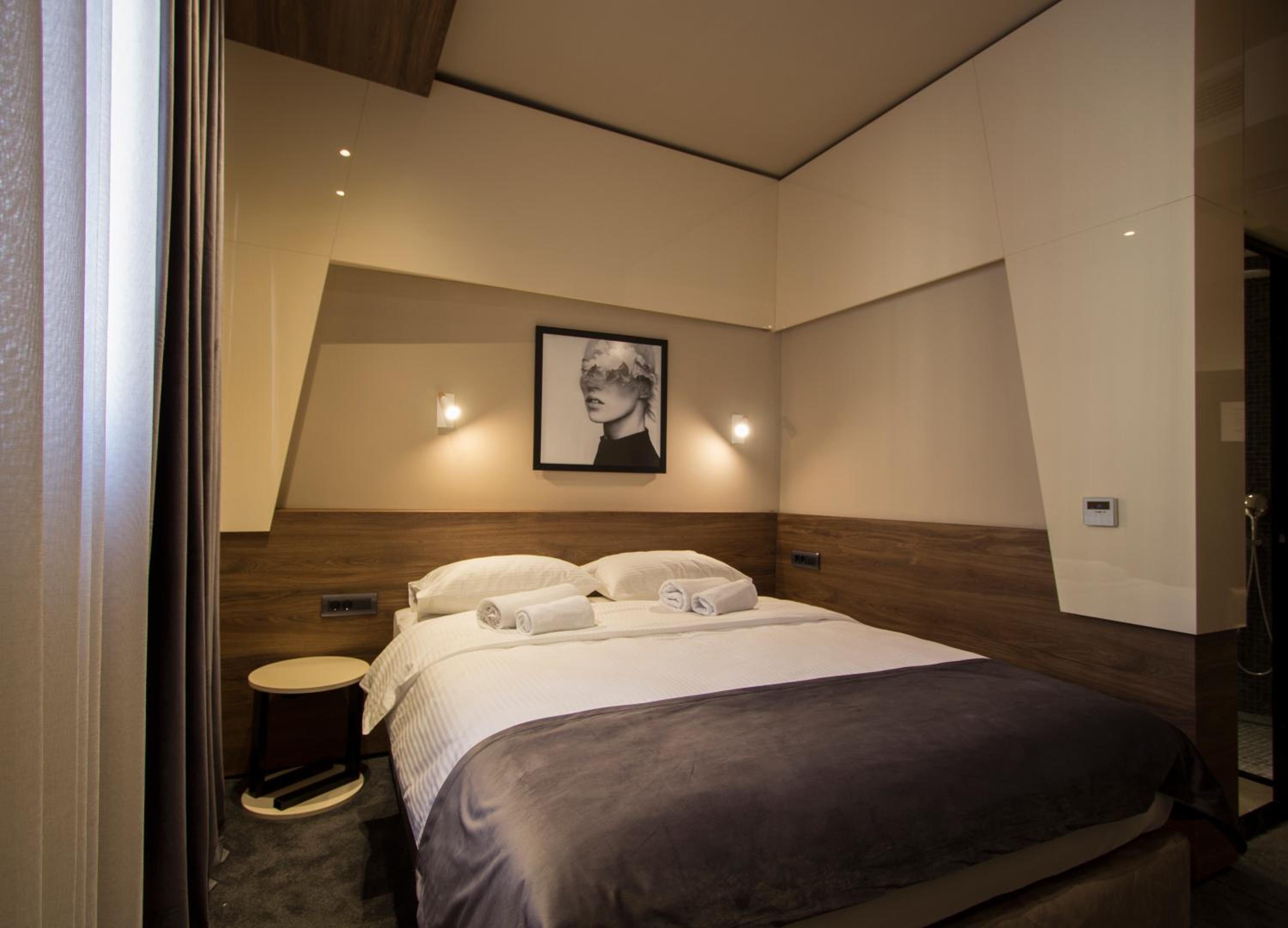 Superior King Room - Photo 6