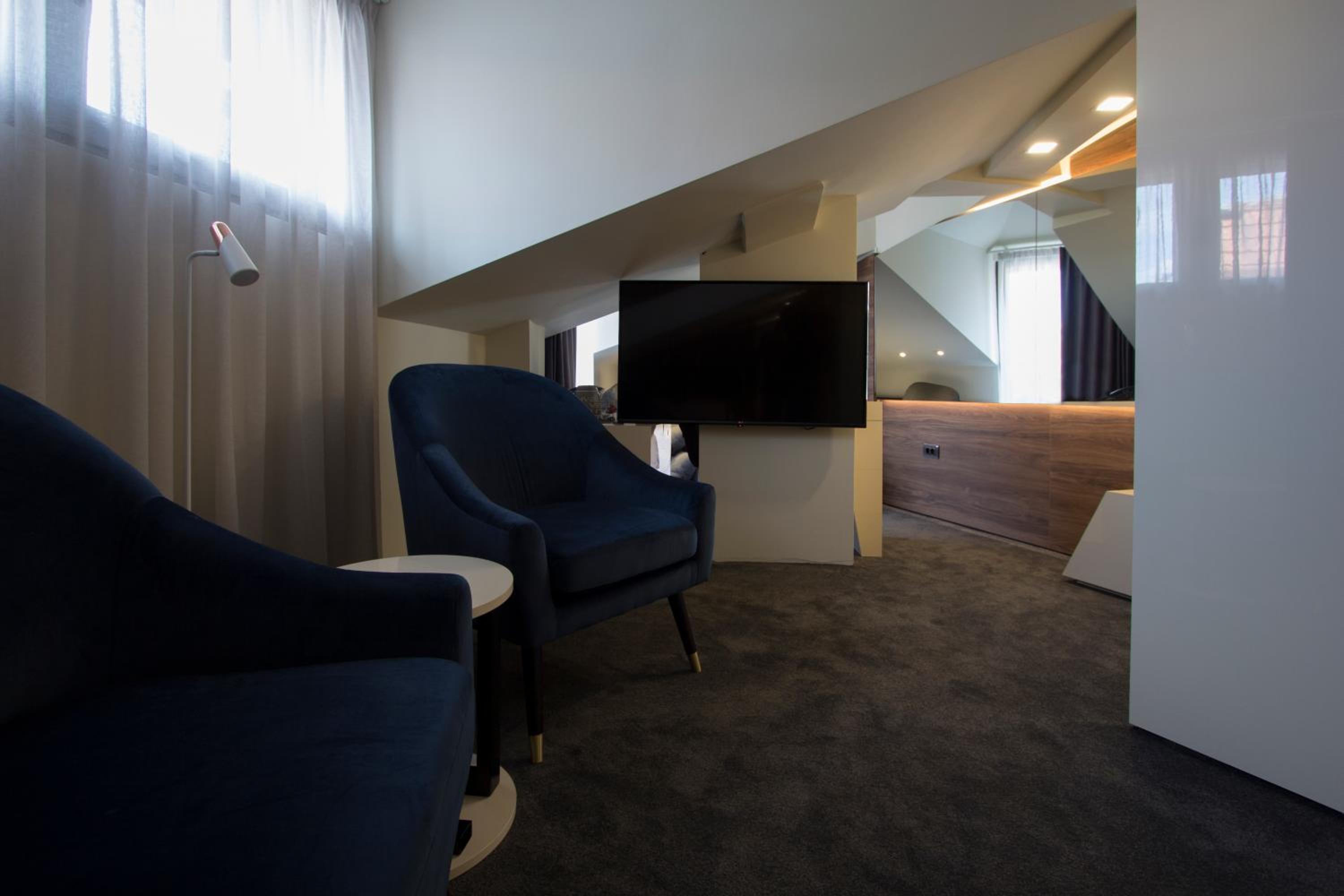 Triple Room with Terrace - Photo 13
