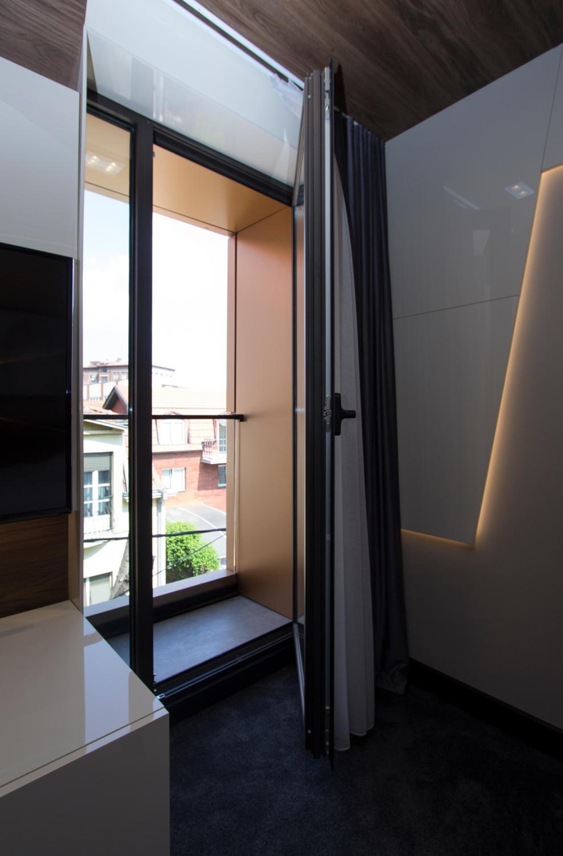 Triple Room with Balcony - Photo 13