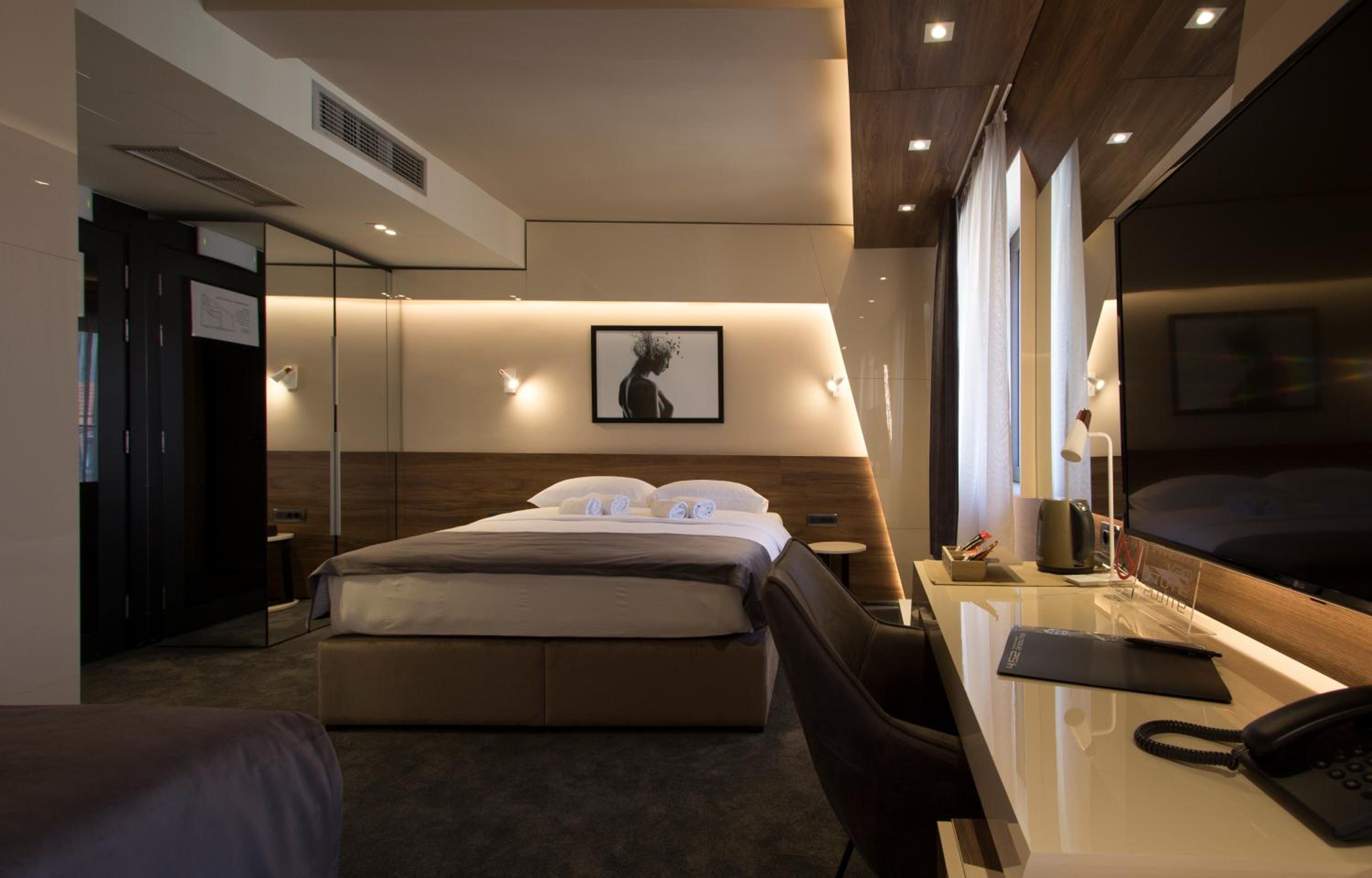 Triple Room with Balcony - Photo 5