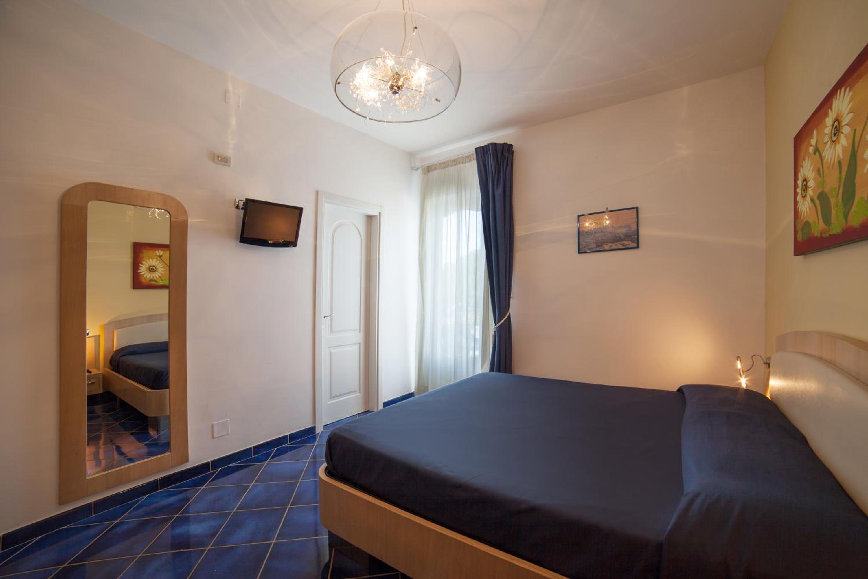 Comfort Double Room with Terrace and Sea View photo 2