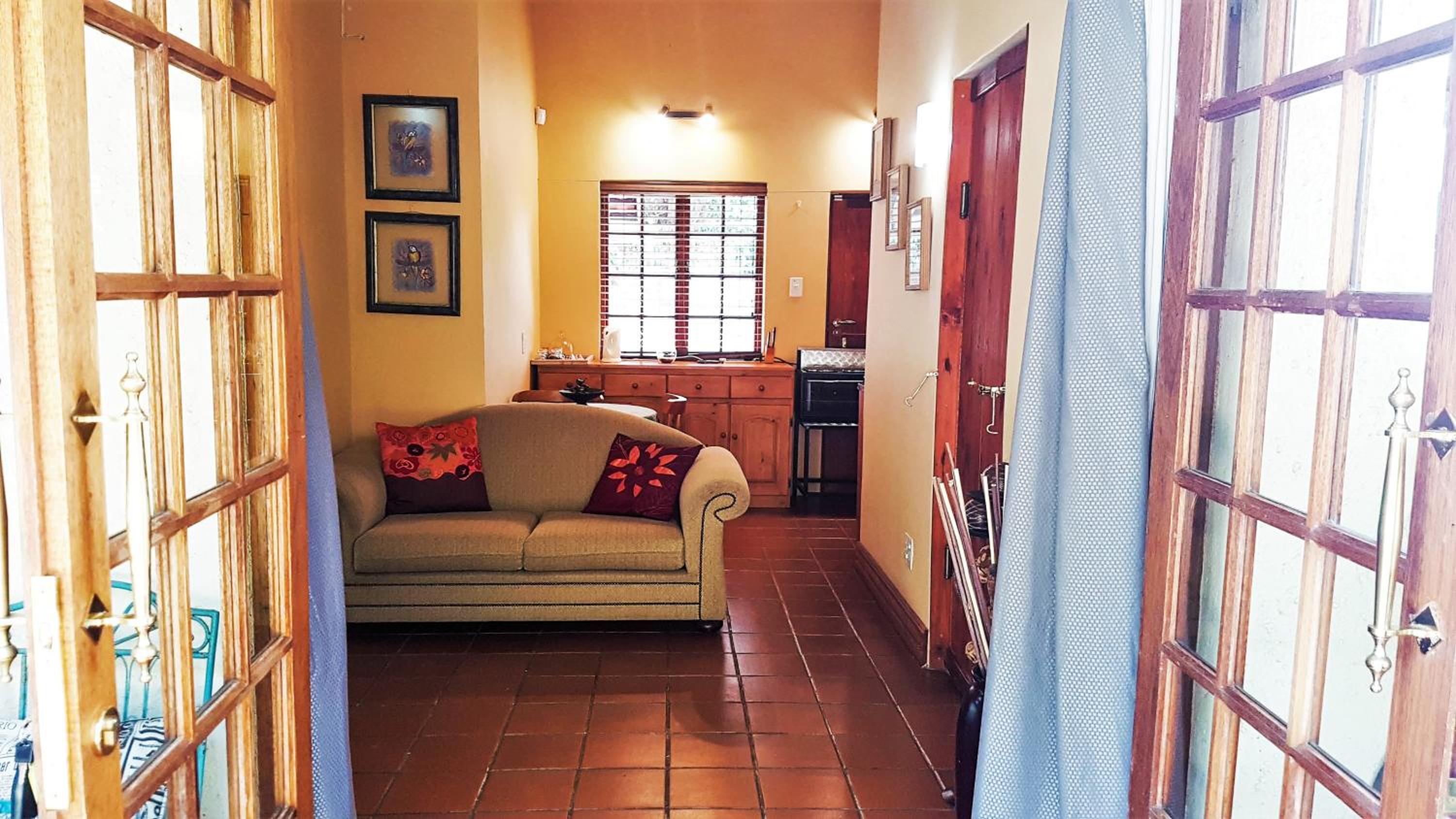 One-Bedroom Apartment - Photo 1