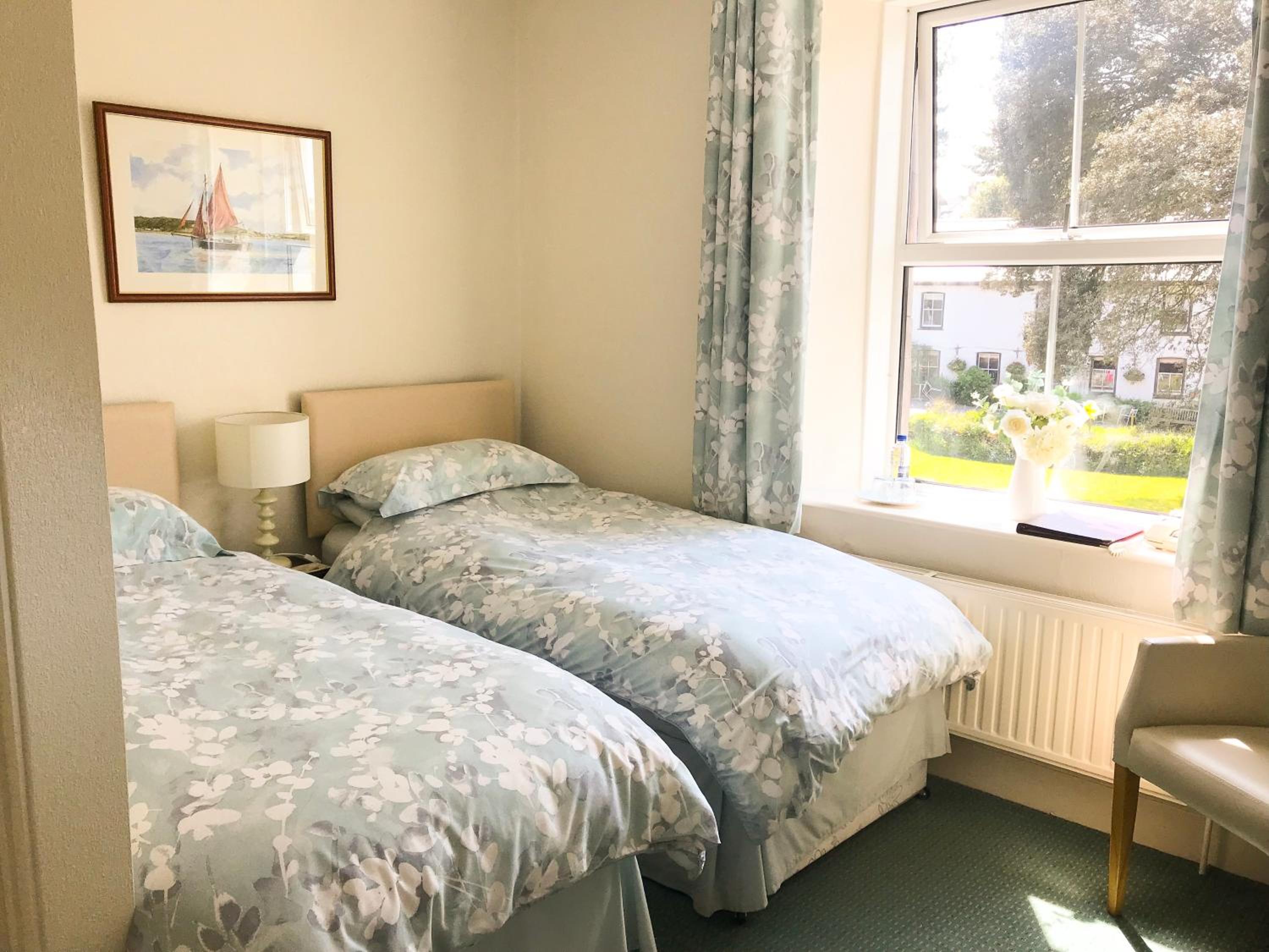 Deluxe Twin Room photo 2