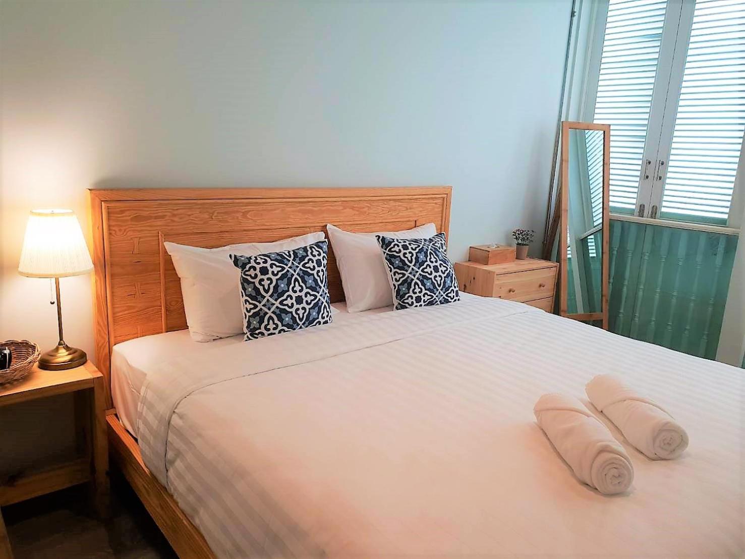 Standard King Room - Photo 6