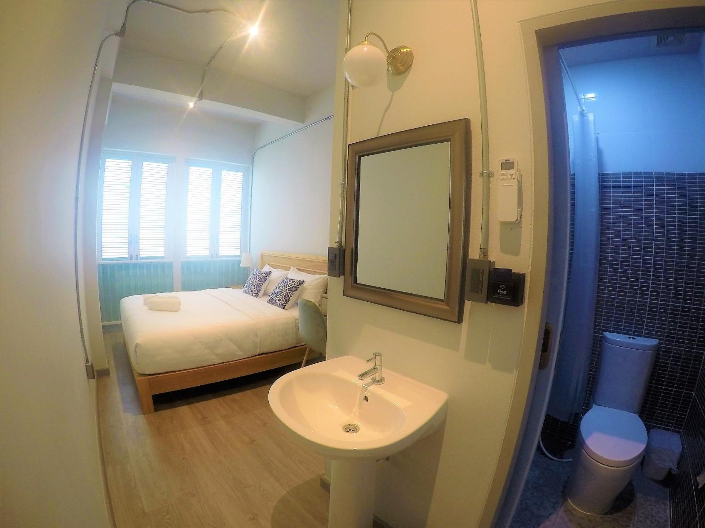 Standard King Room - Photo 2