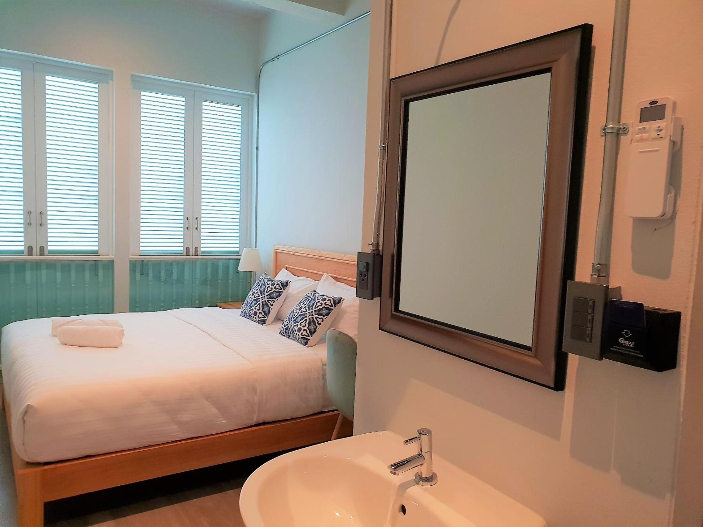 Standard King Room - Photo 3