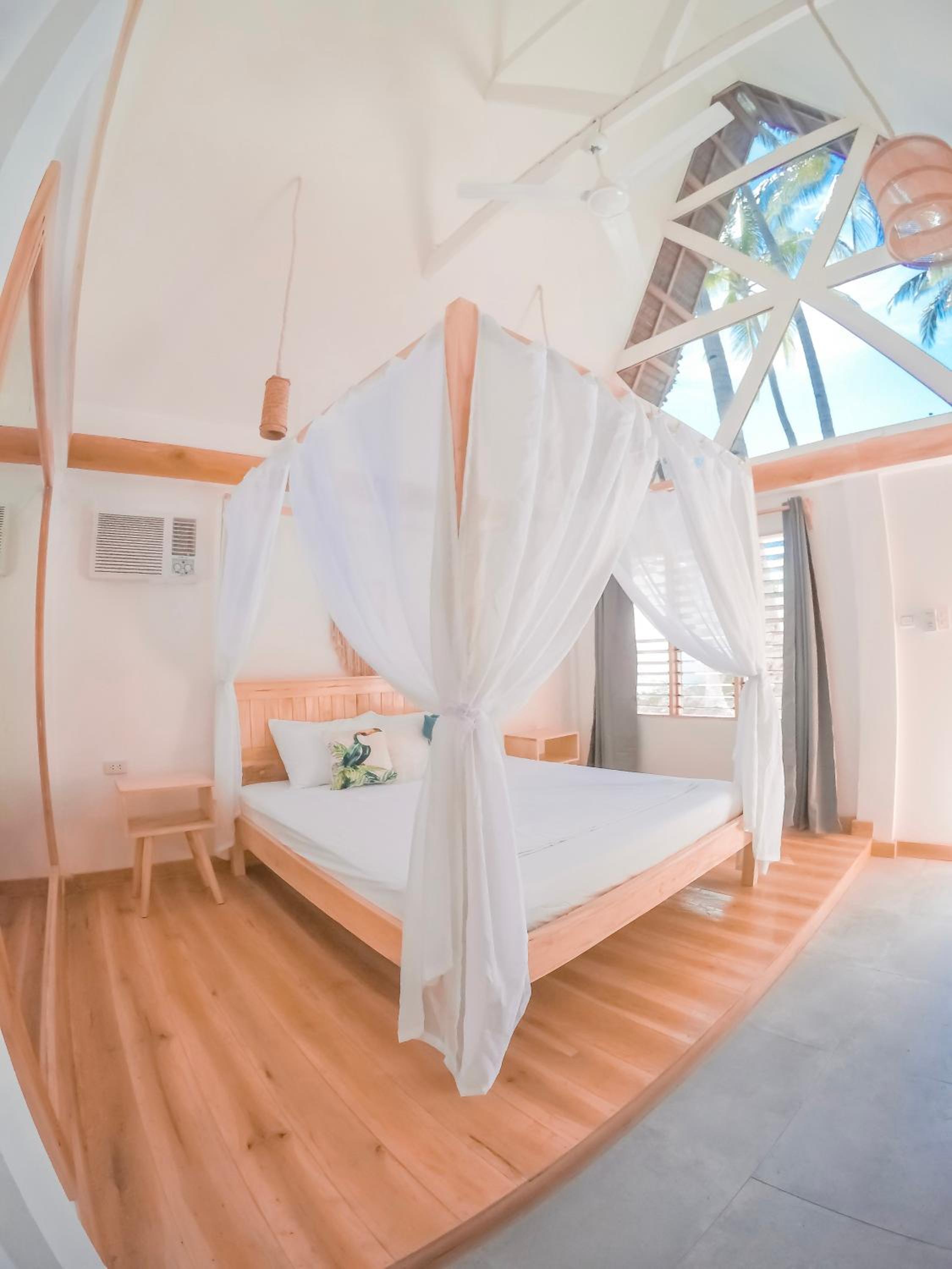 Deluxe Bungalow with Garden View - Photo 6