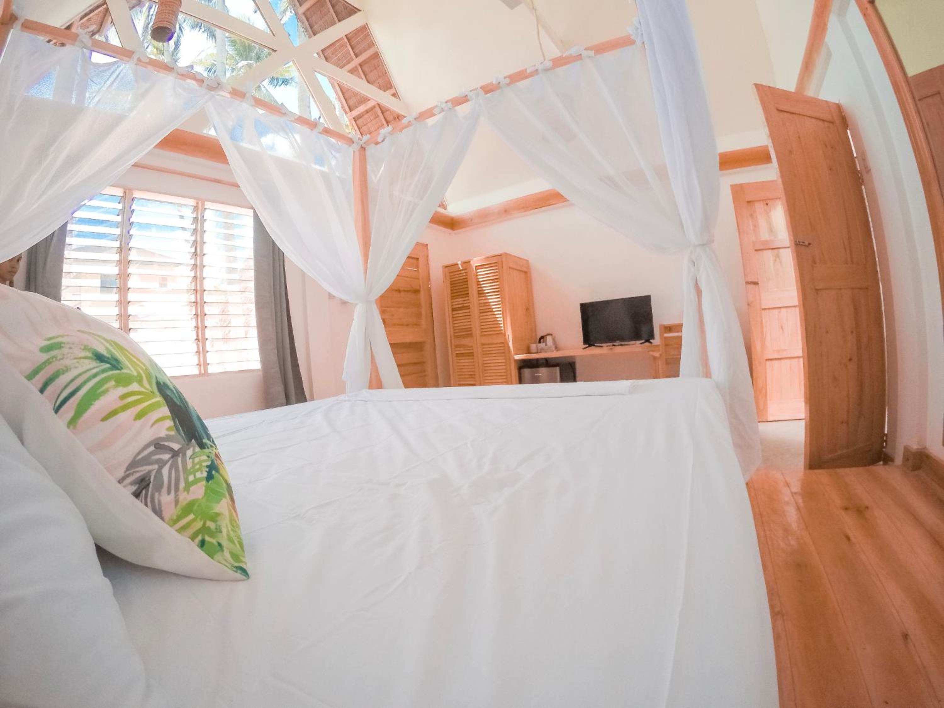 Deluxe Bungalow with Garden View - Photo 28